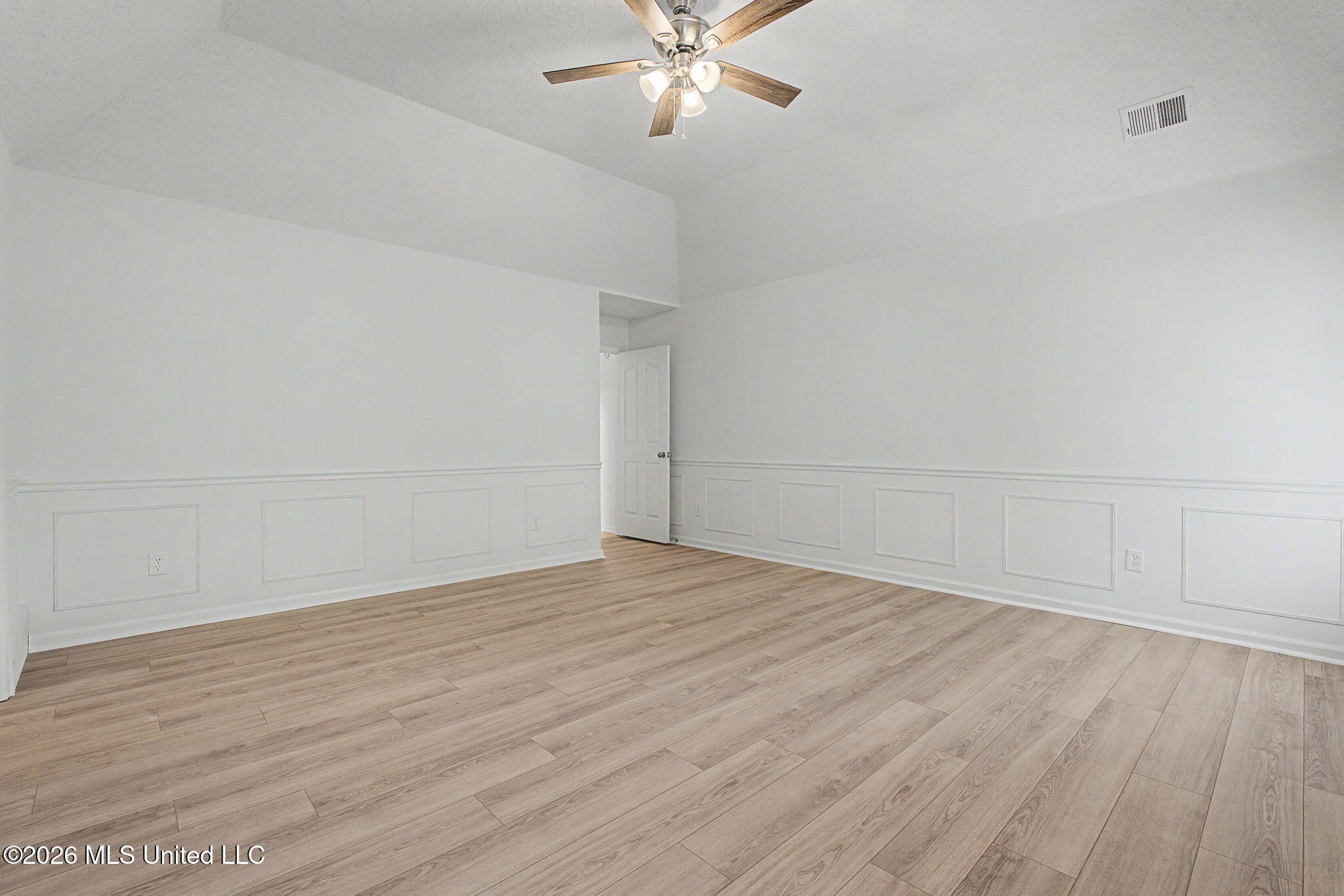 2215 Greencliff Drive Property Photo 24