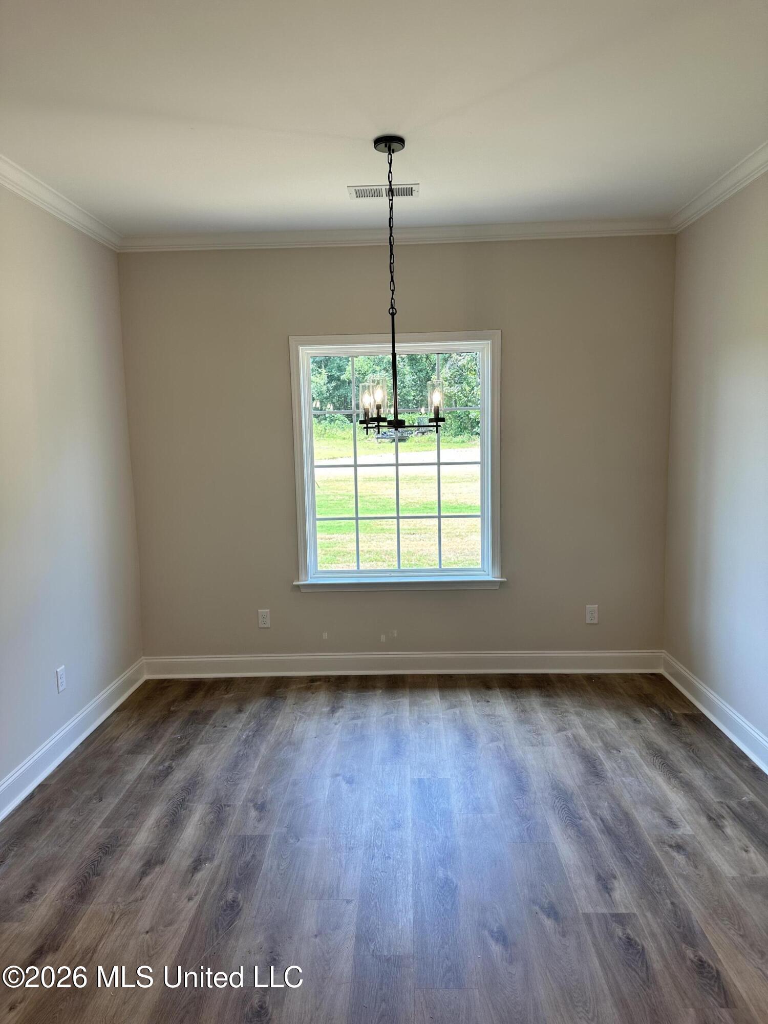 875 Hazelwood Drive Property Photo 6