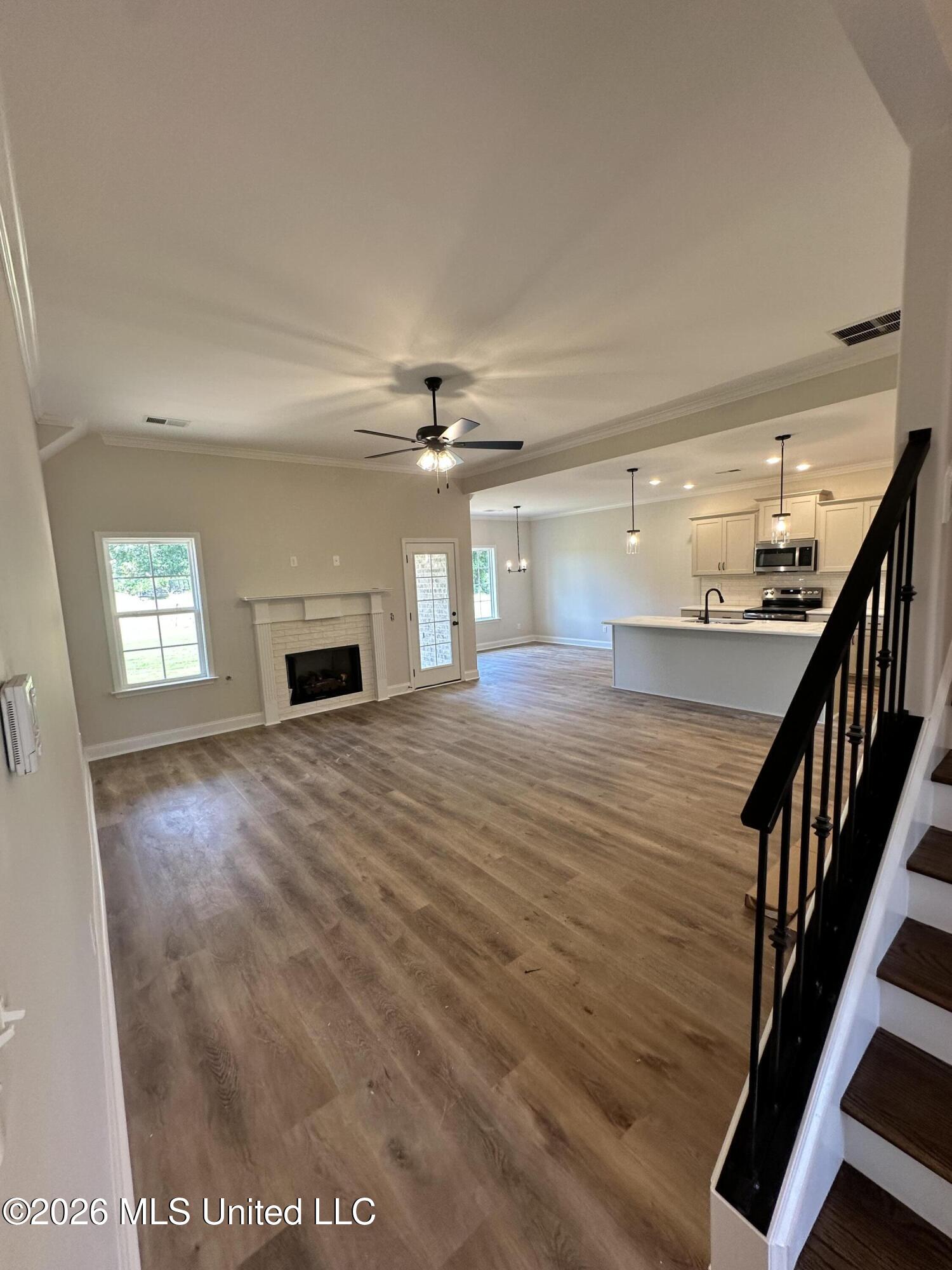875 Hazelwood Drive Property Photo 11
