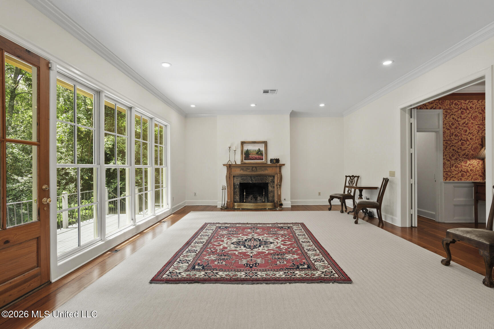 12 E Hill Drive Property Photo 4