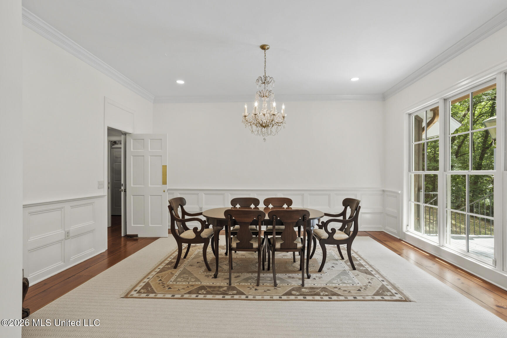 12 E Hill Drive Property Photo 6