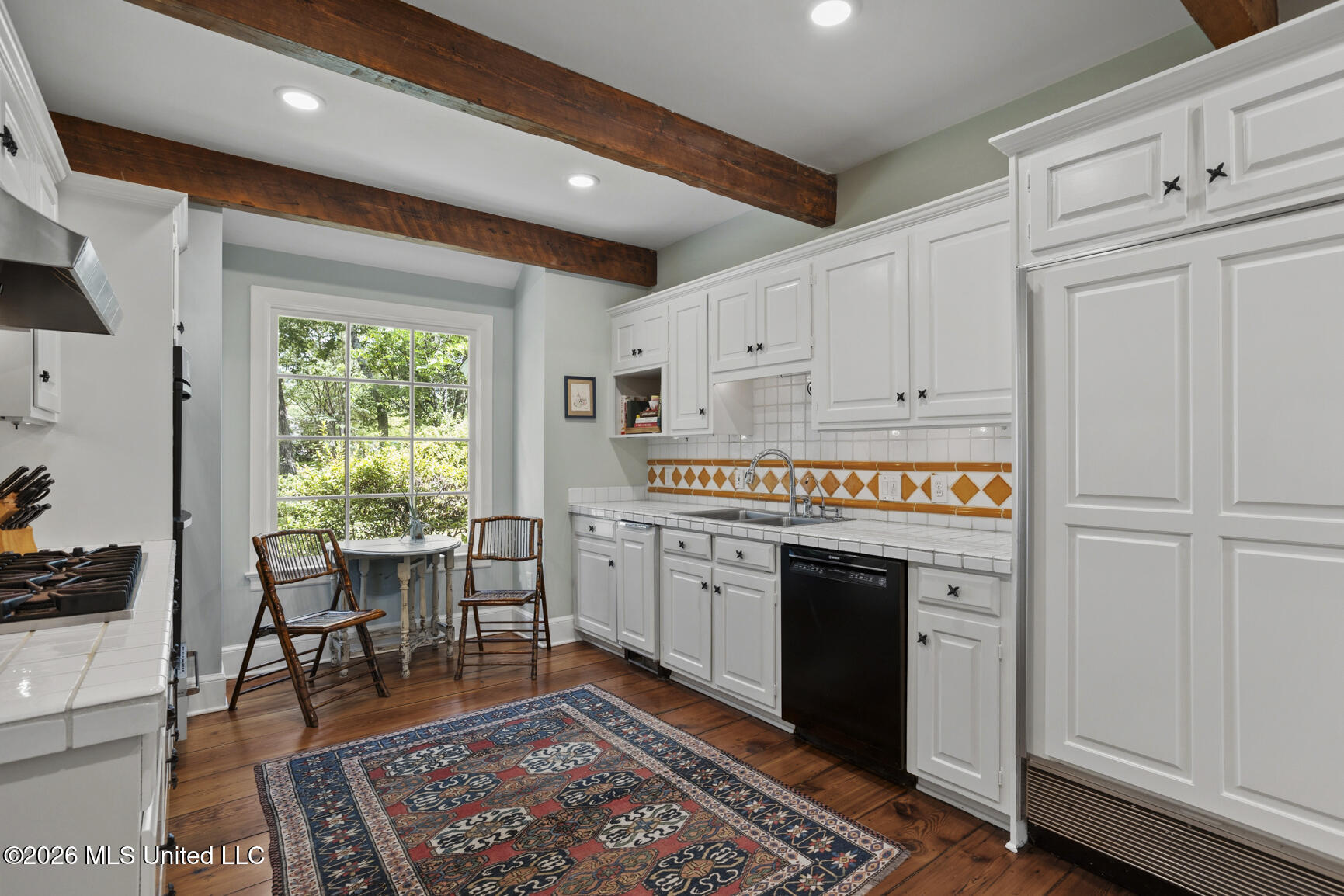 12 E Hill Drive Property Photo 12