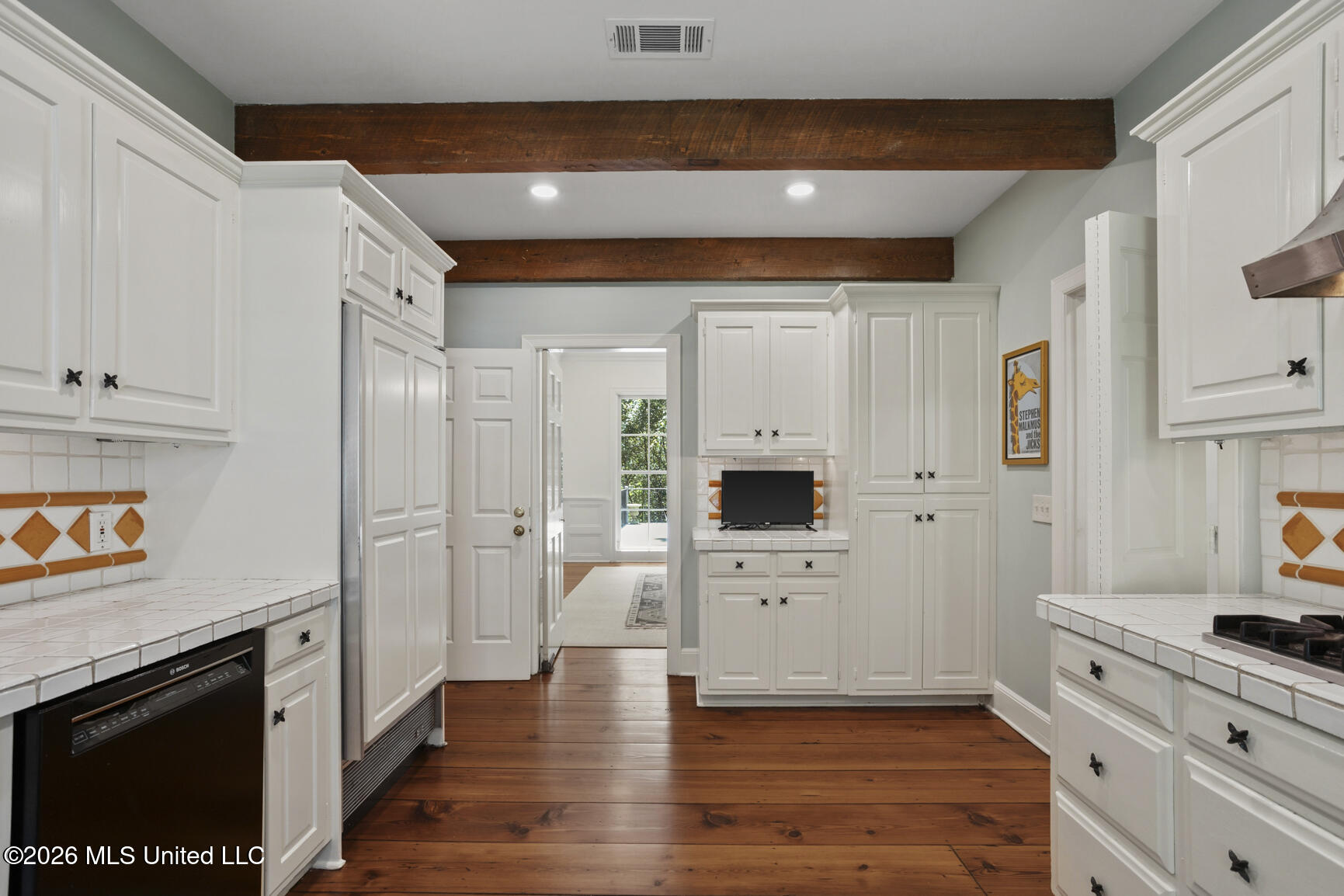 12 E Hill Drive Property Photo 14