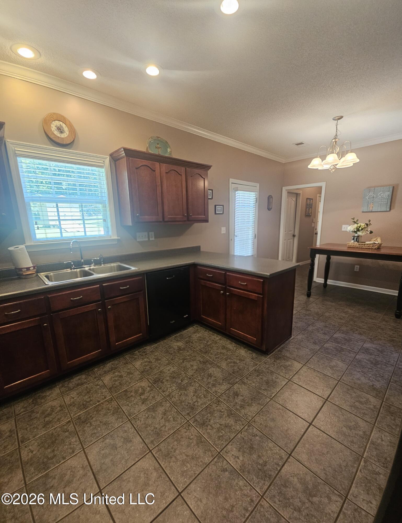 8686 Sheltowee Trail Property Photo 9