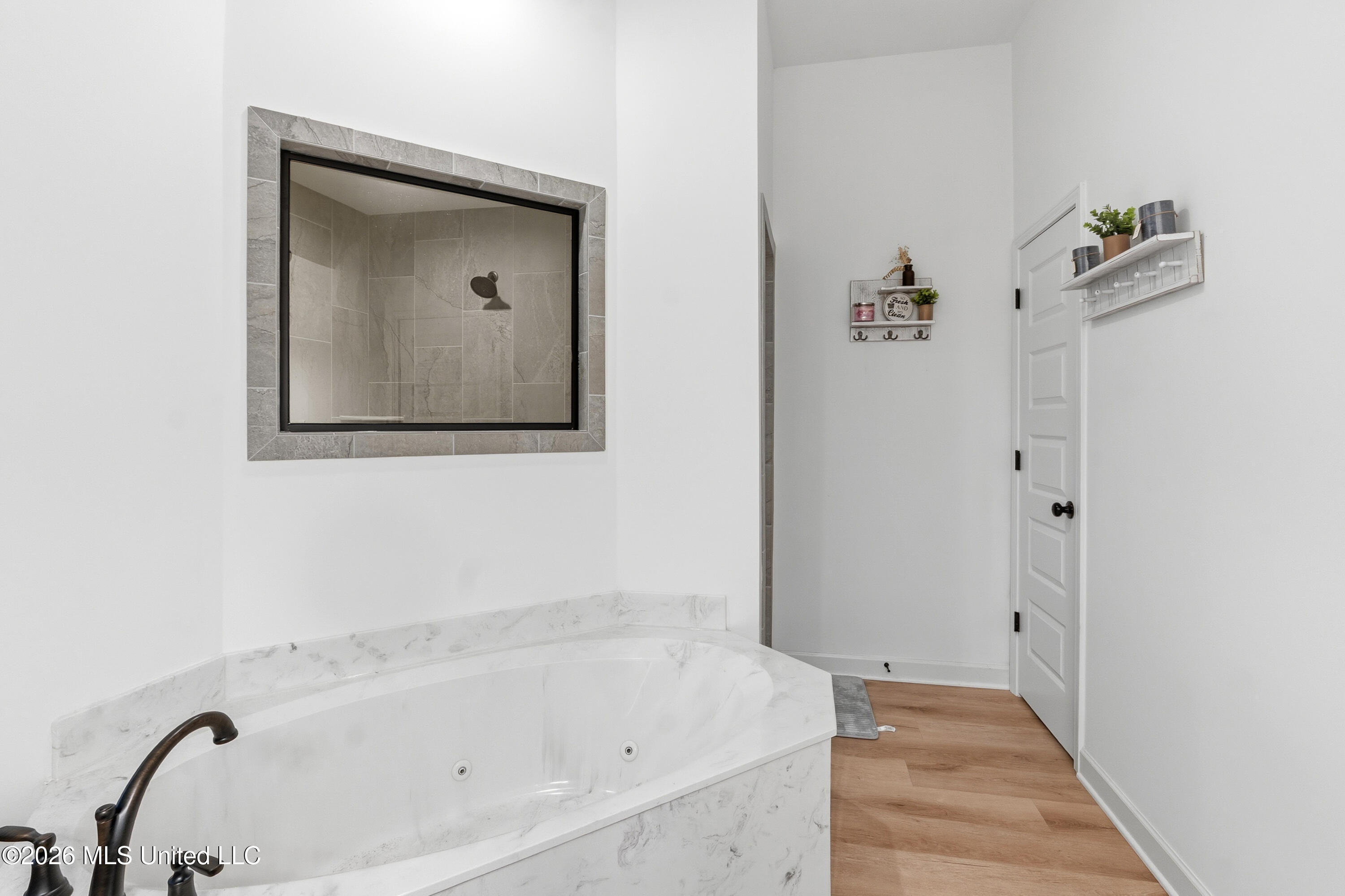 2432 Johnny Ray Drive Property Photo 14