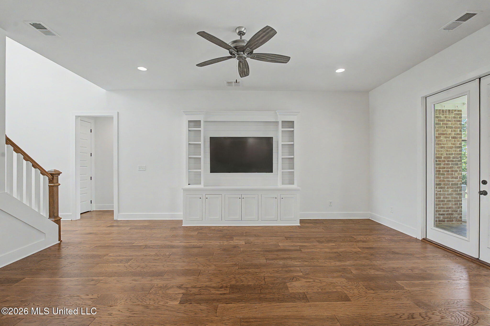 4493 Pleasant Breeze Drive Property Photo 12