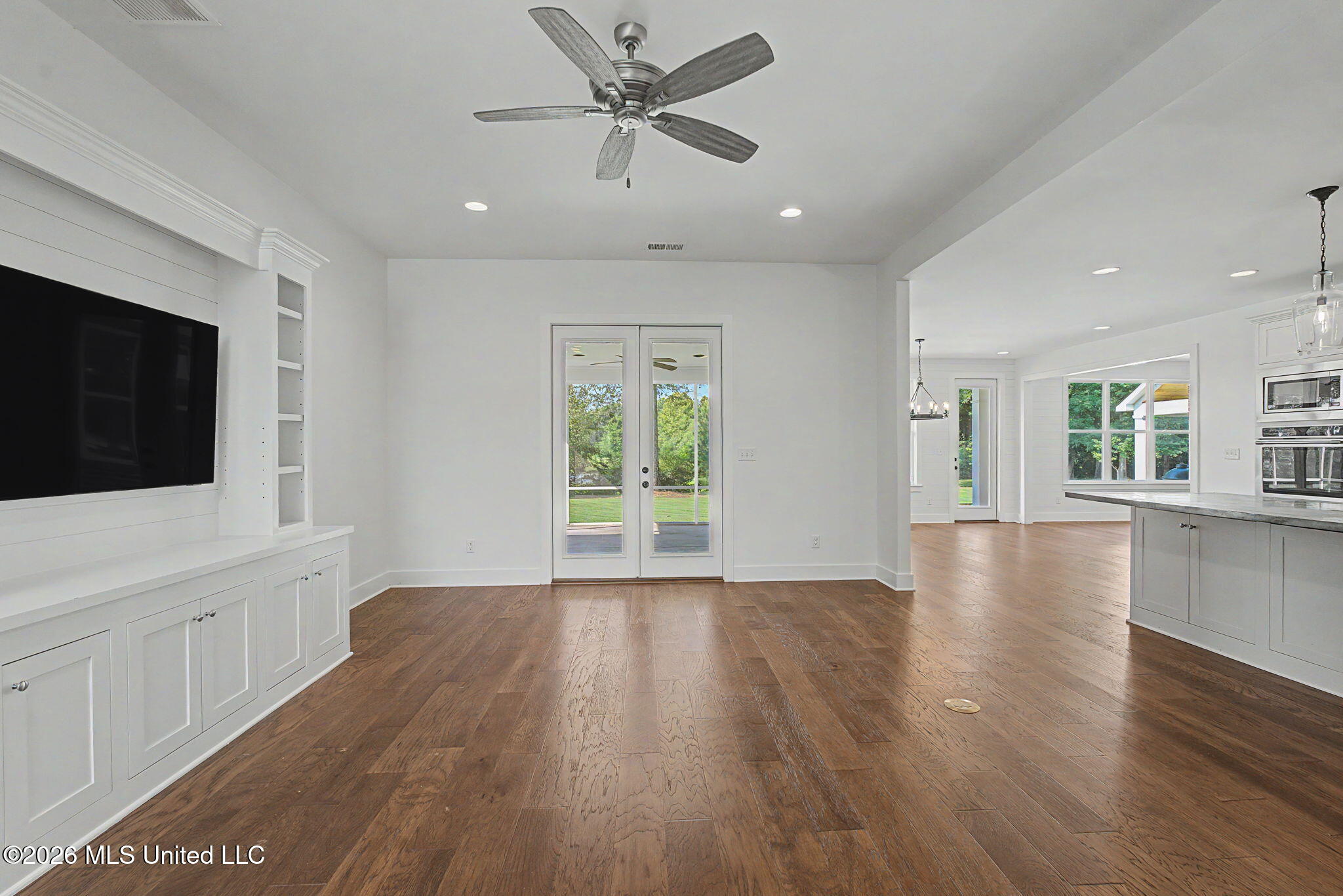 4493 Pleasant Breeze Drive Property Photo 13