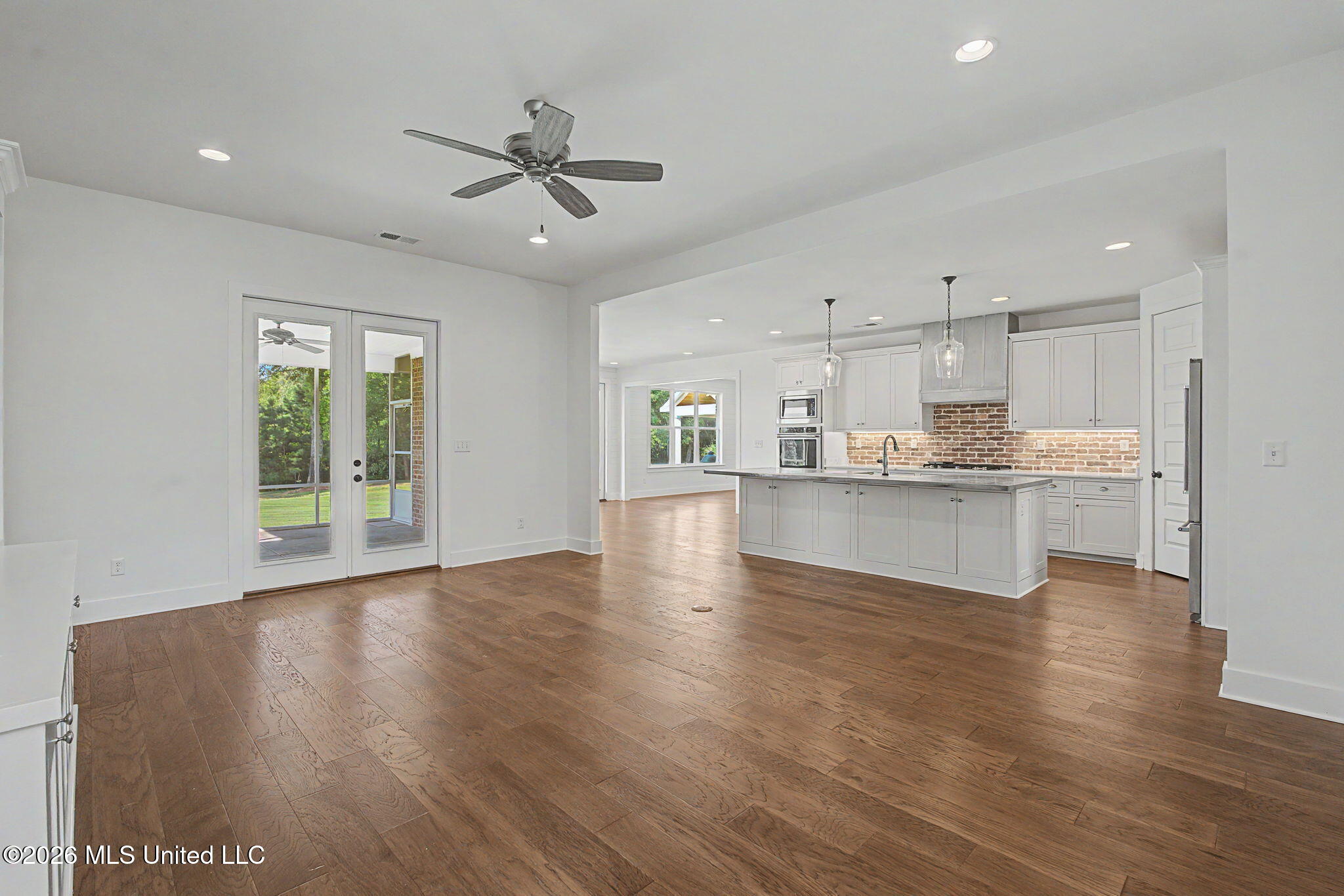 4493 Pleasant Breeze Drive Property Photo 14