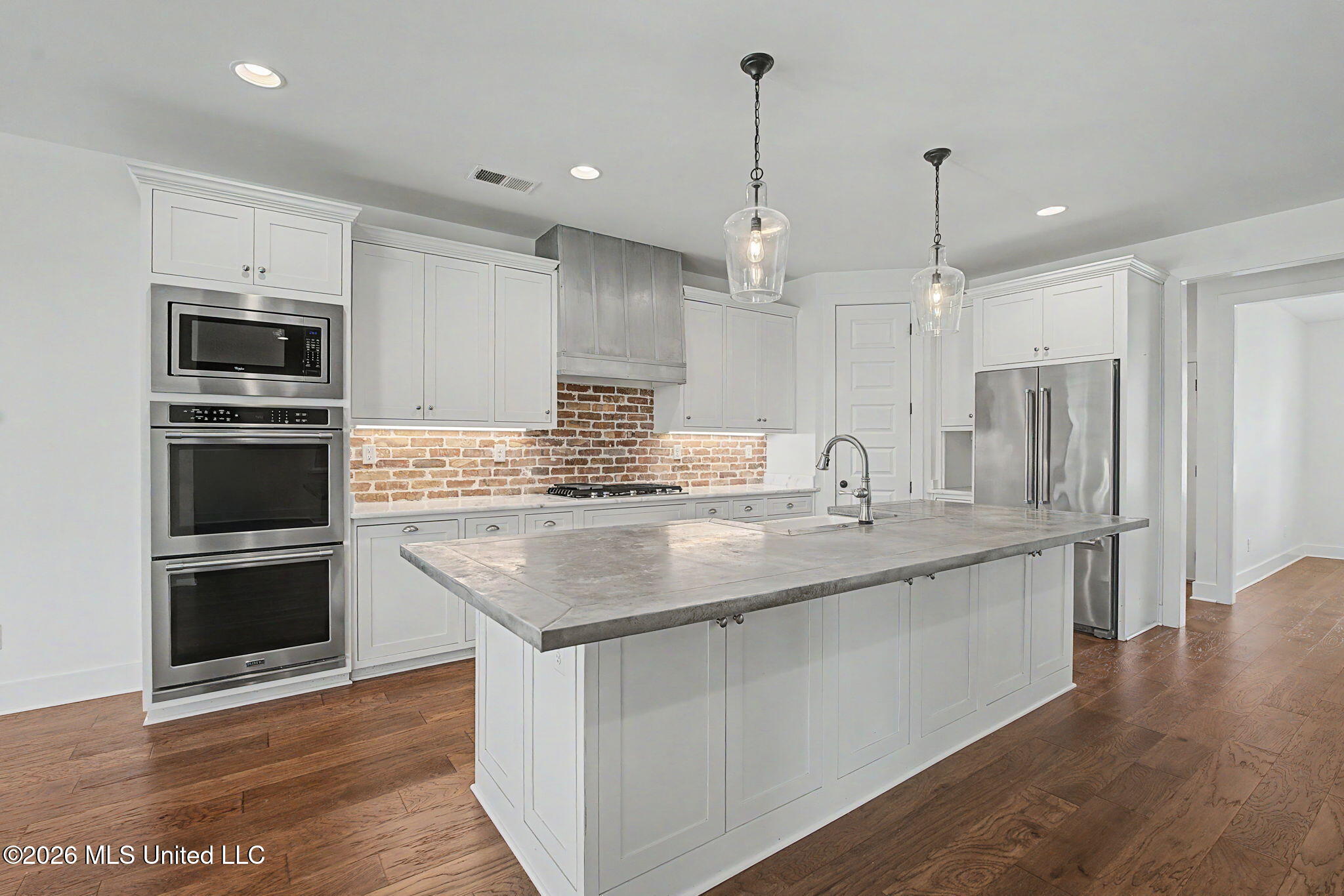 4493 Pleasant Breeze Drive Property Photo 16