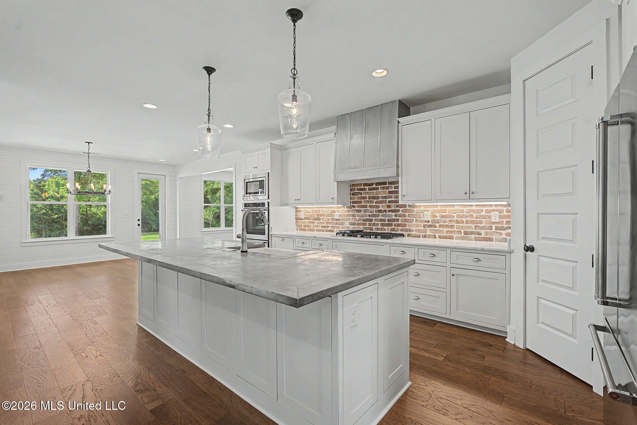4493 Pleasant Breeze Drive Property Photo 19