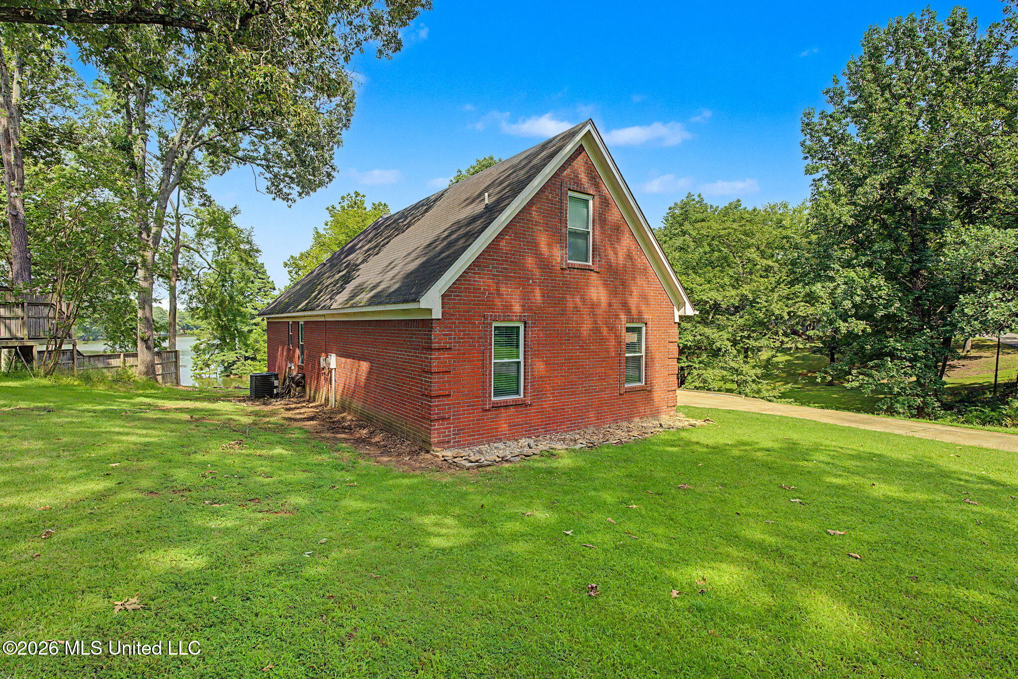 4536 Victoria Drive Property Photo 2