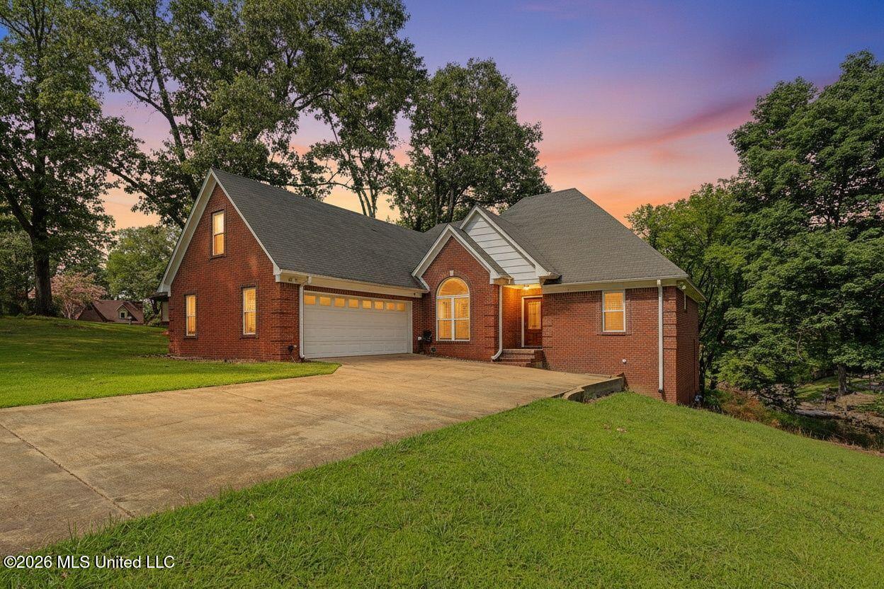 4536 Victoria Drive Property Photo 6