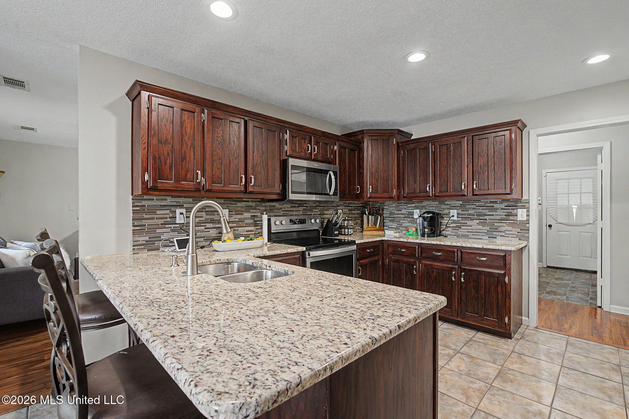 4536 Victoria Drive Property Photo 12
