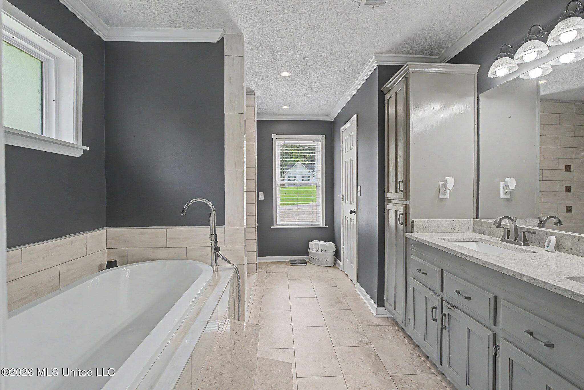 4536 Victoria Drive Property Photo 17
