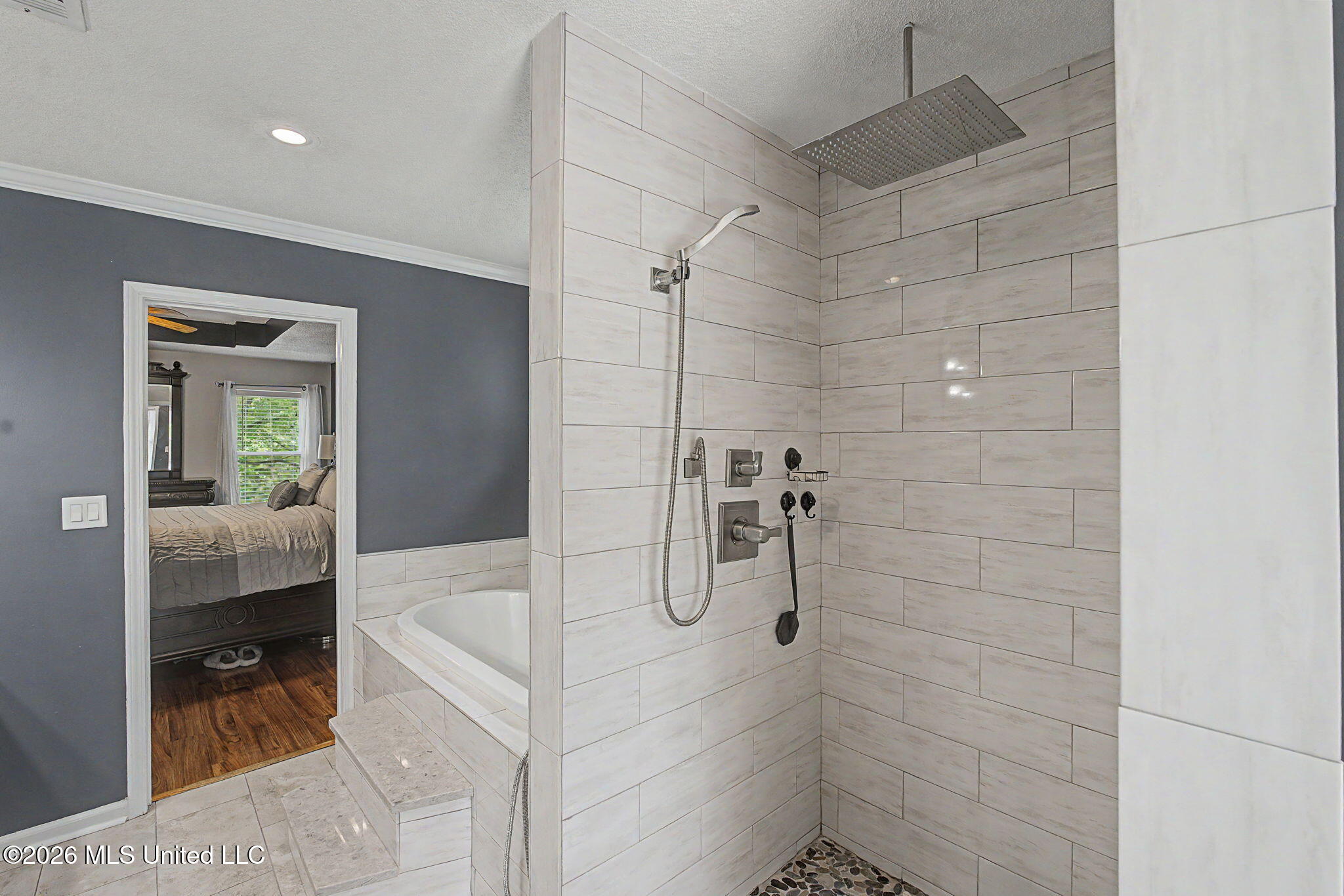 4536 Victoria Drive Property Photo 19