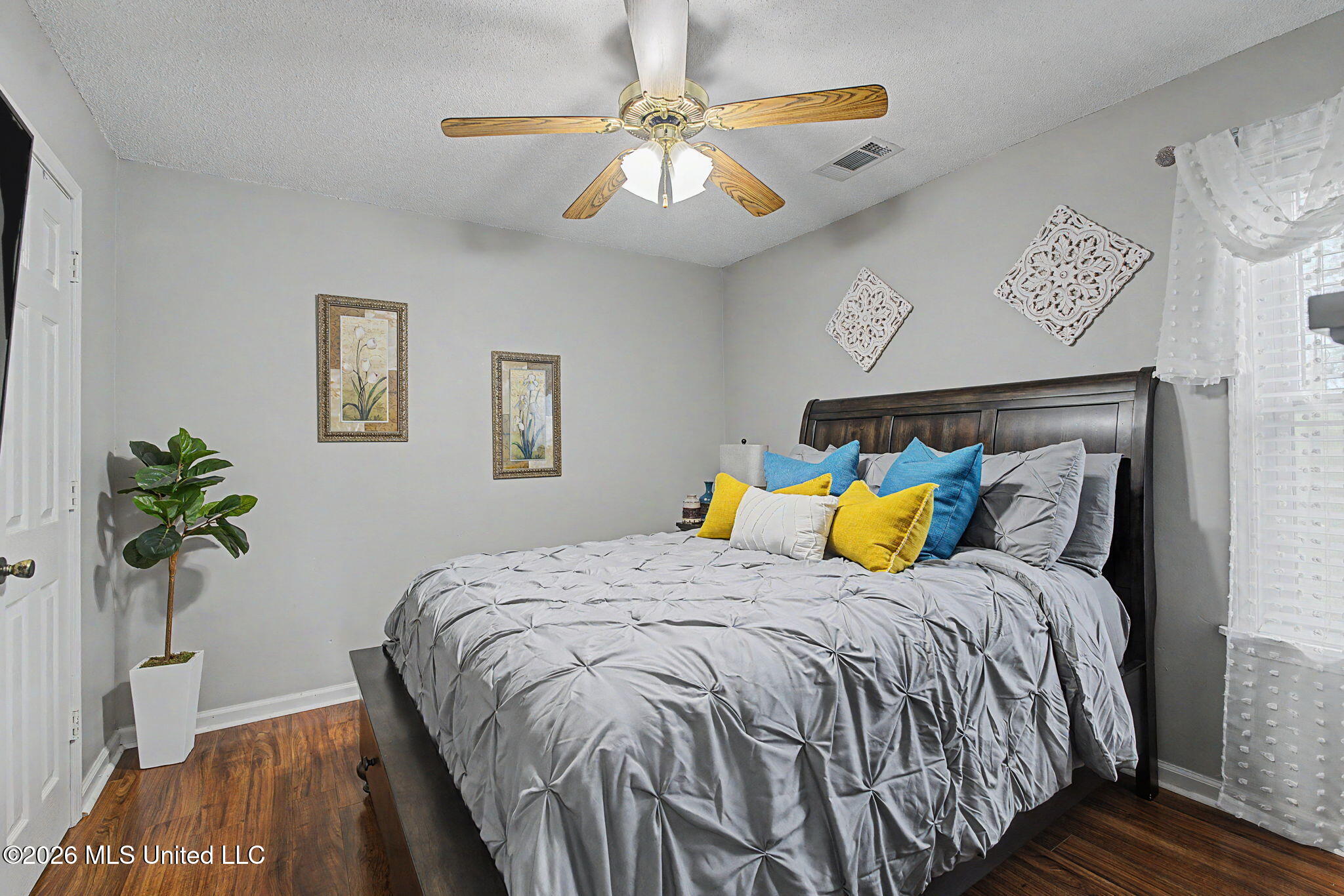 4536 Victoria Drive Property Photo 23