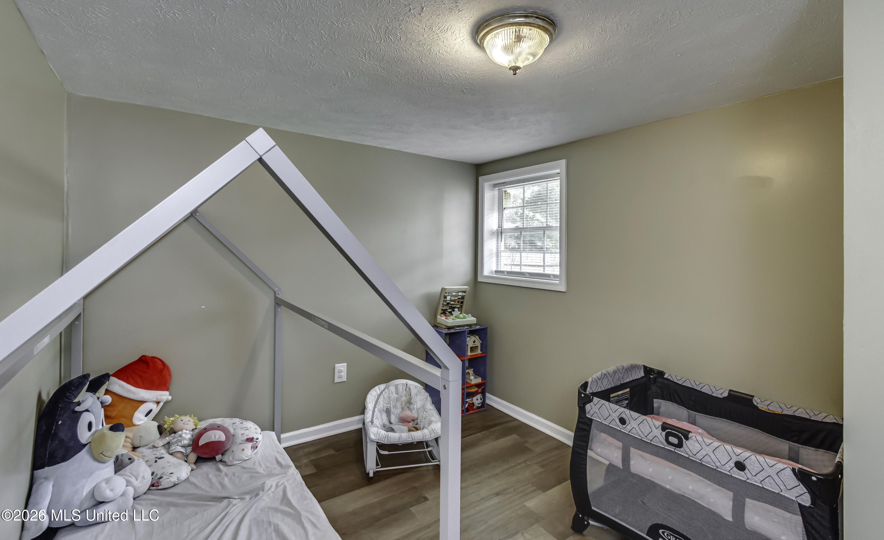 748 E Northside Drive Property Photo 15