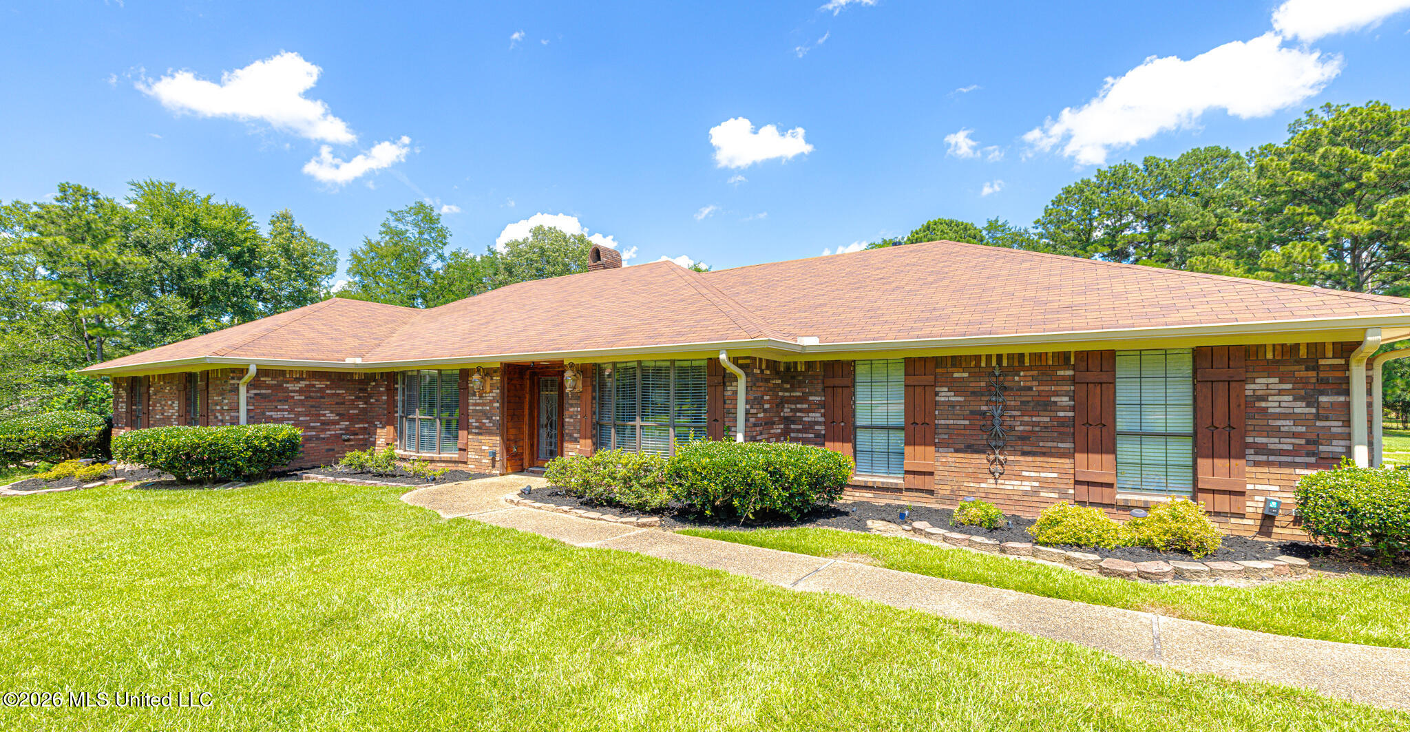144 N Pine Drive Property Photo 4