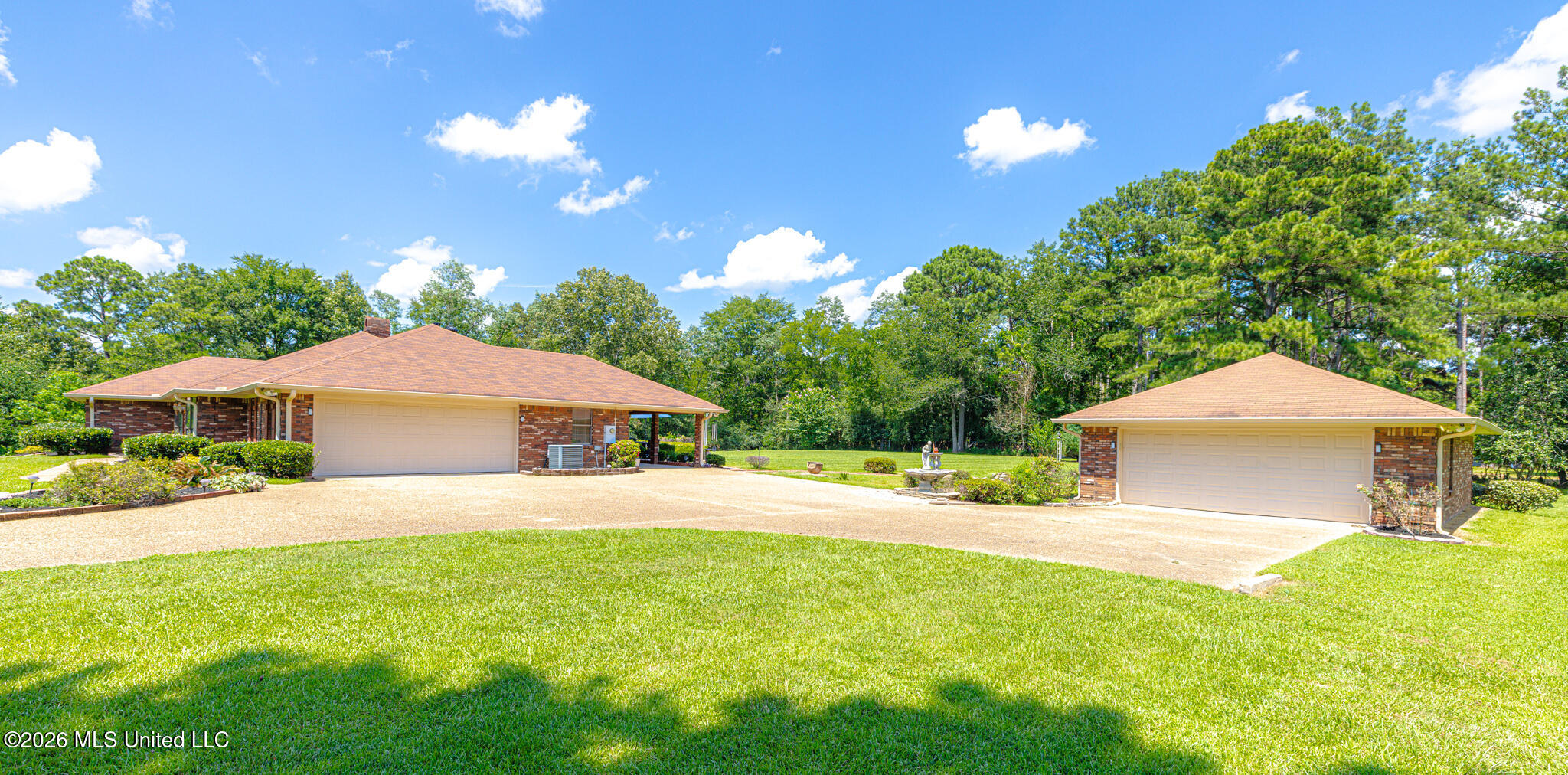 144 N Pine Drive Property Photo 5