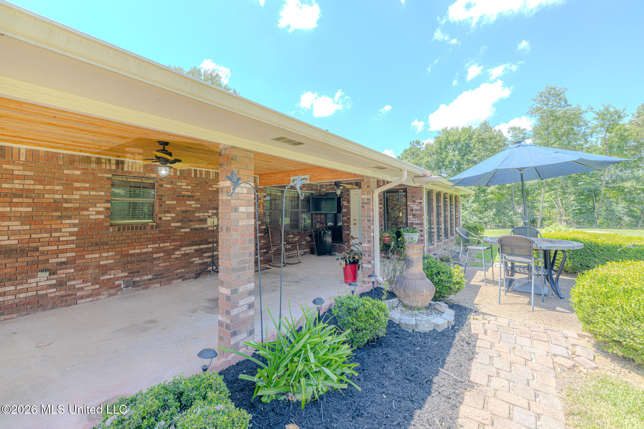 144 N Pine Drive Property Photo 8
