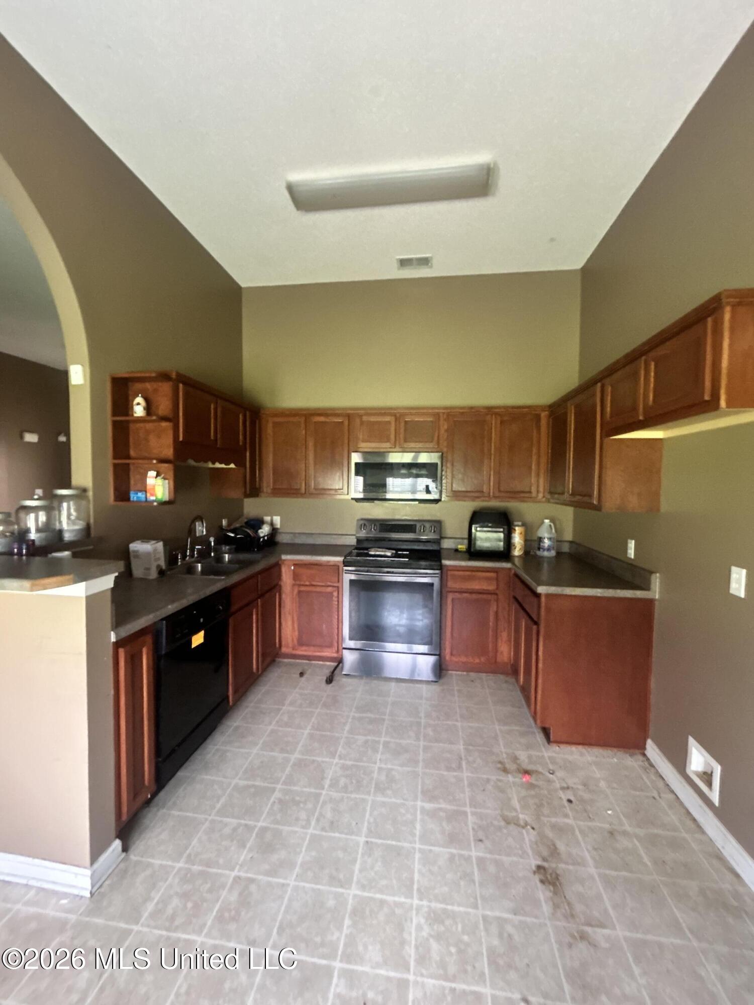 3887 Rasco Hills Drive Property Photo 5