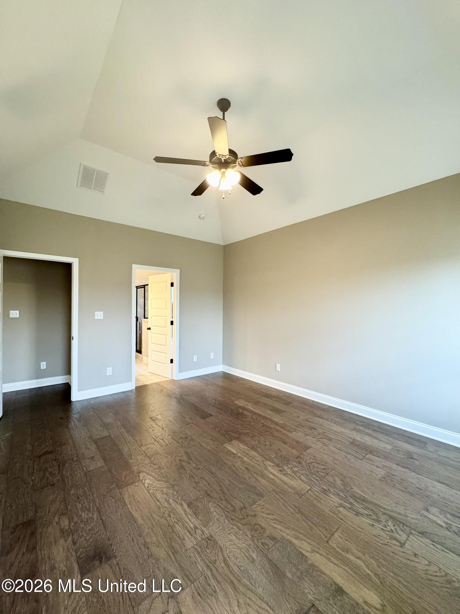 708 Holiday Cove Property Photo 14