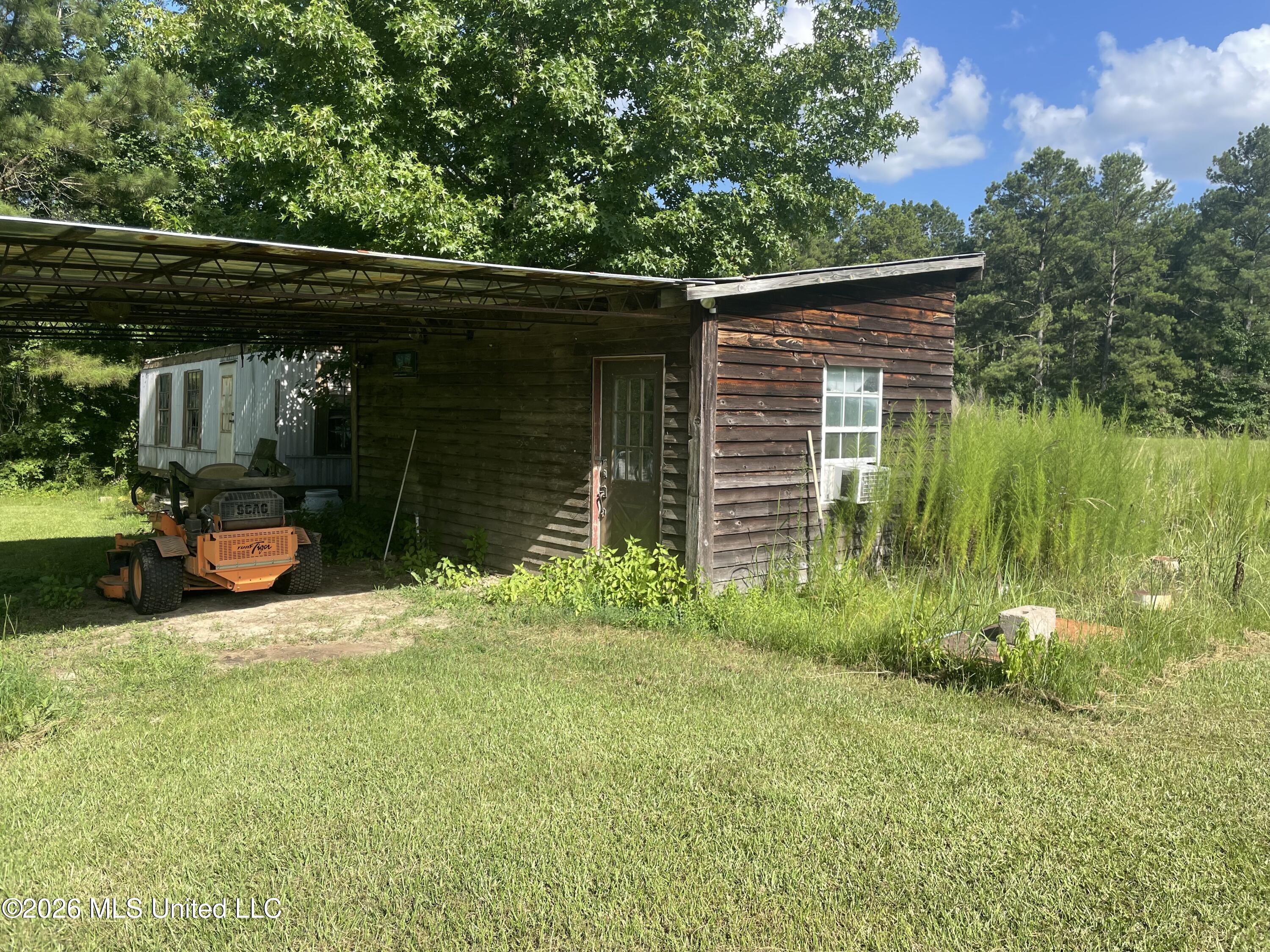 444 Jims Road Property Photo 4
