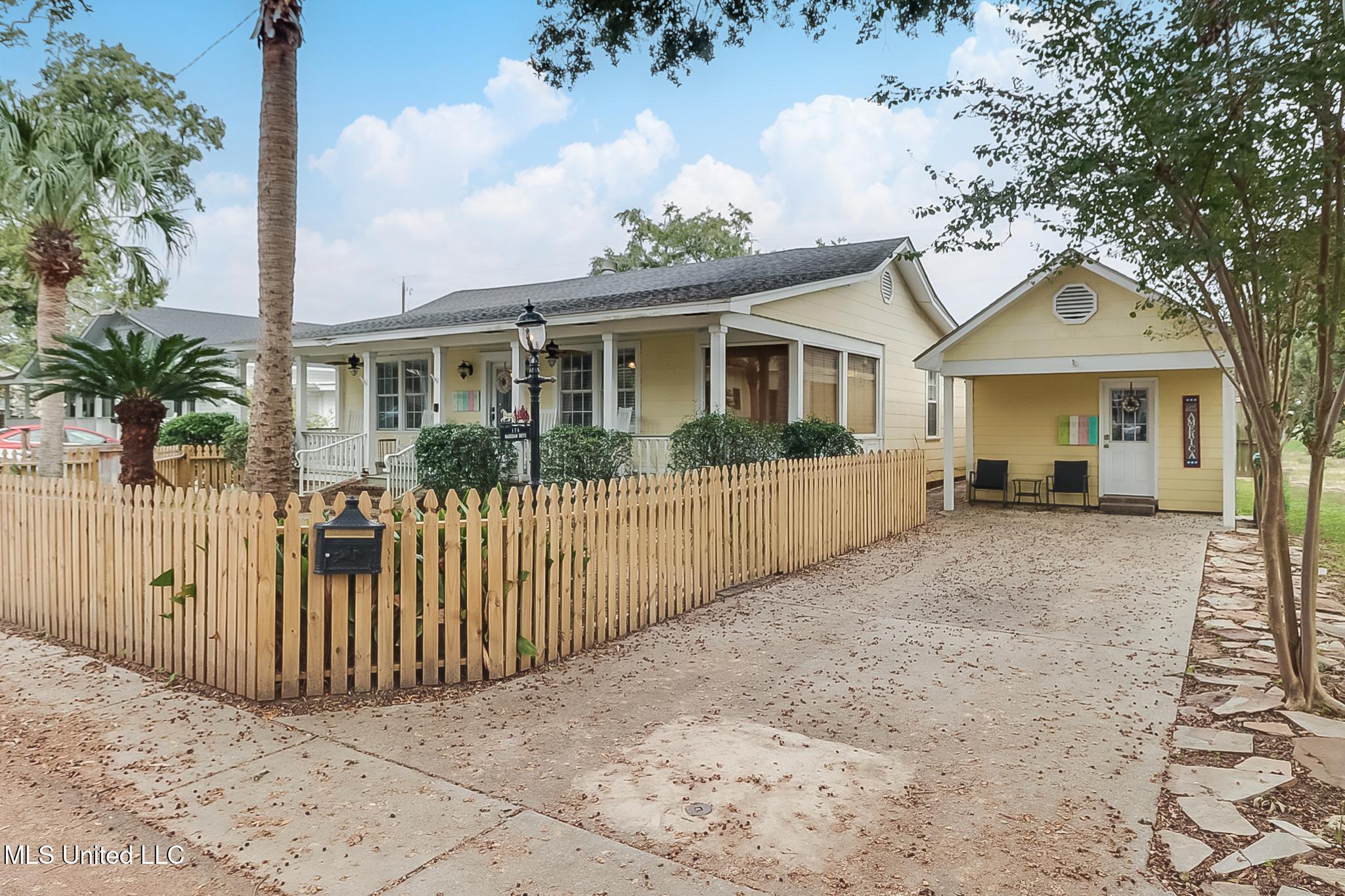 176 Markham Drive Property Photo 13