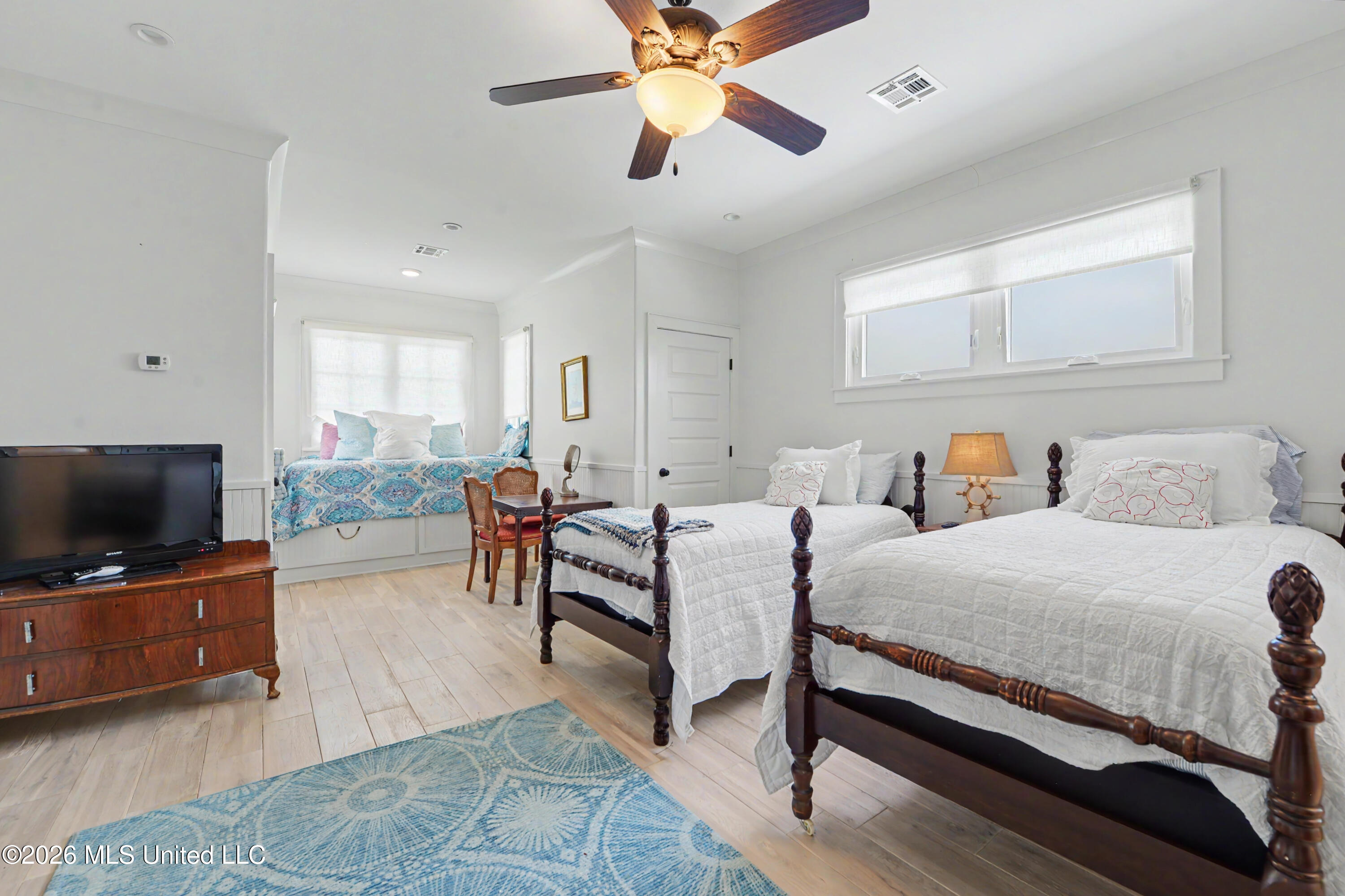 110 State Street Property Photo 22