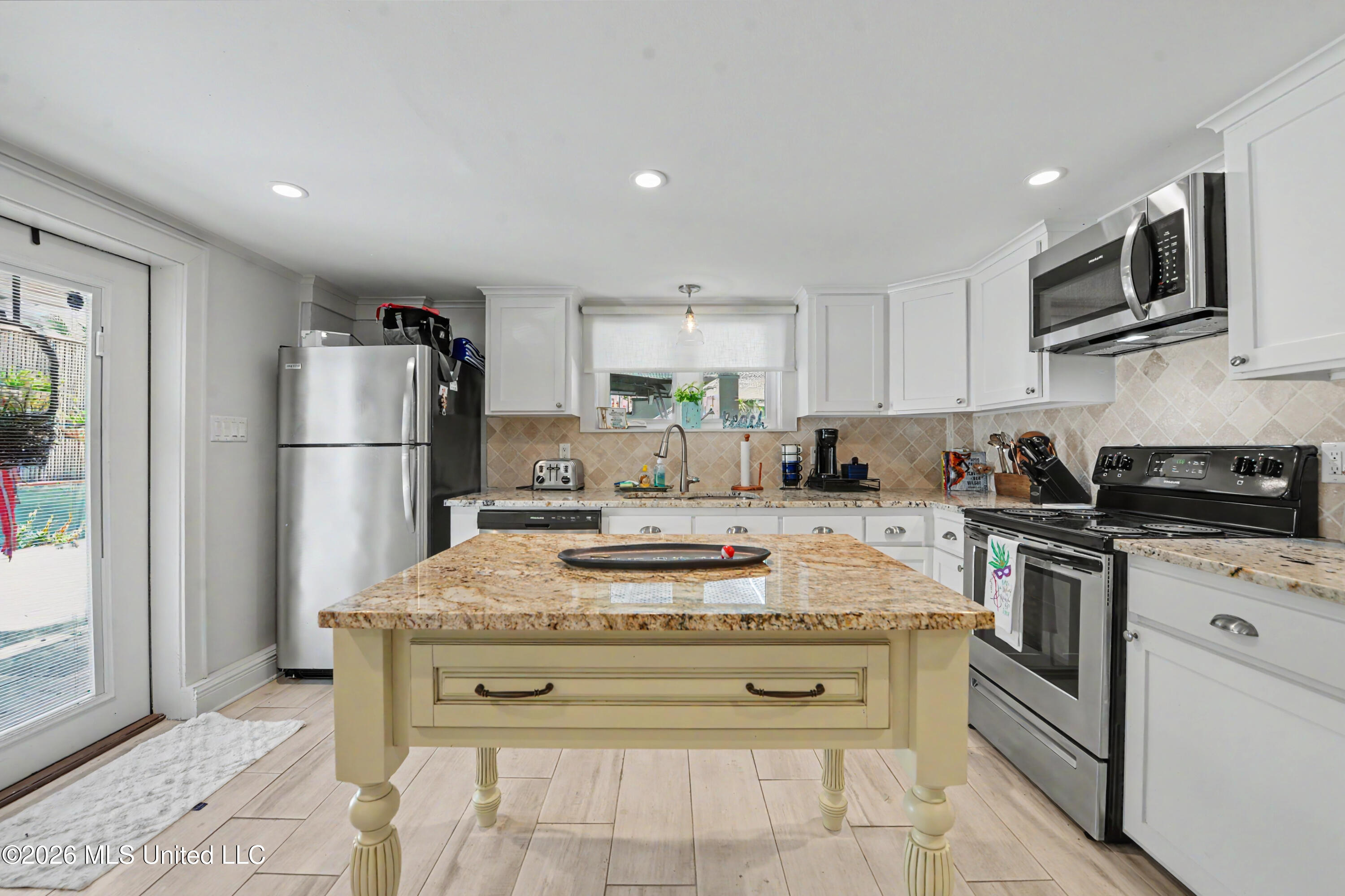 110 State Street Property Photo 28