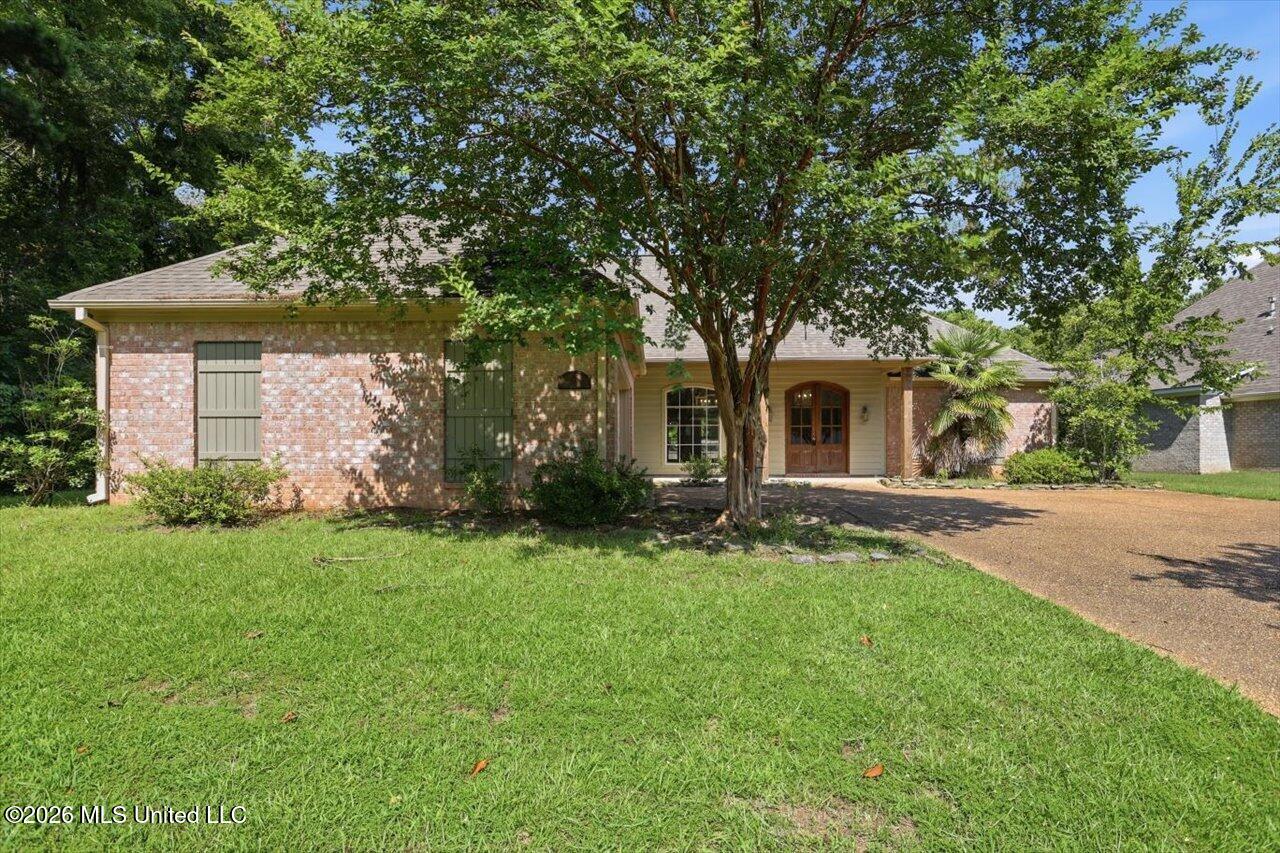 115 Eastside Drive Property Photo 2