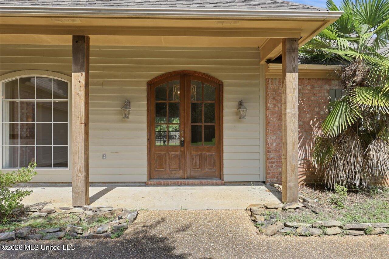 115 Eastside Drive Property Photo 3