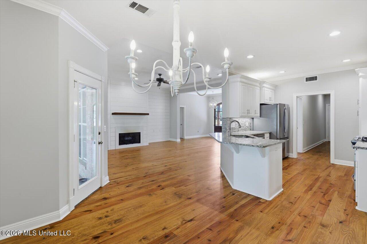 115 Eastside Drive Property Photo 13