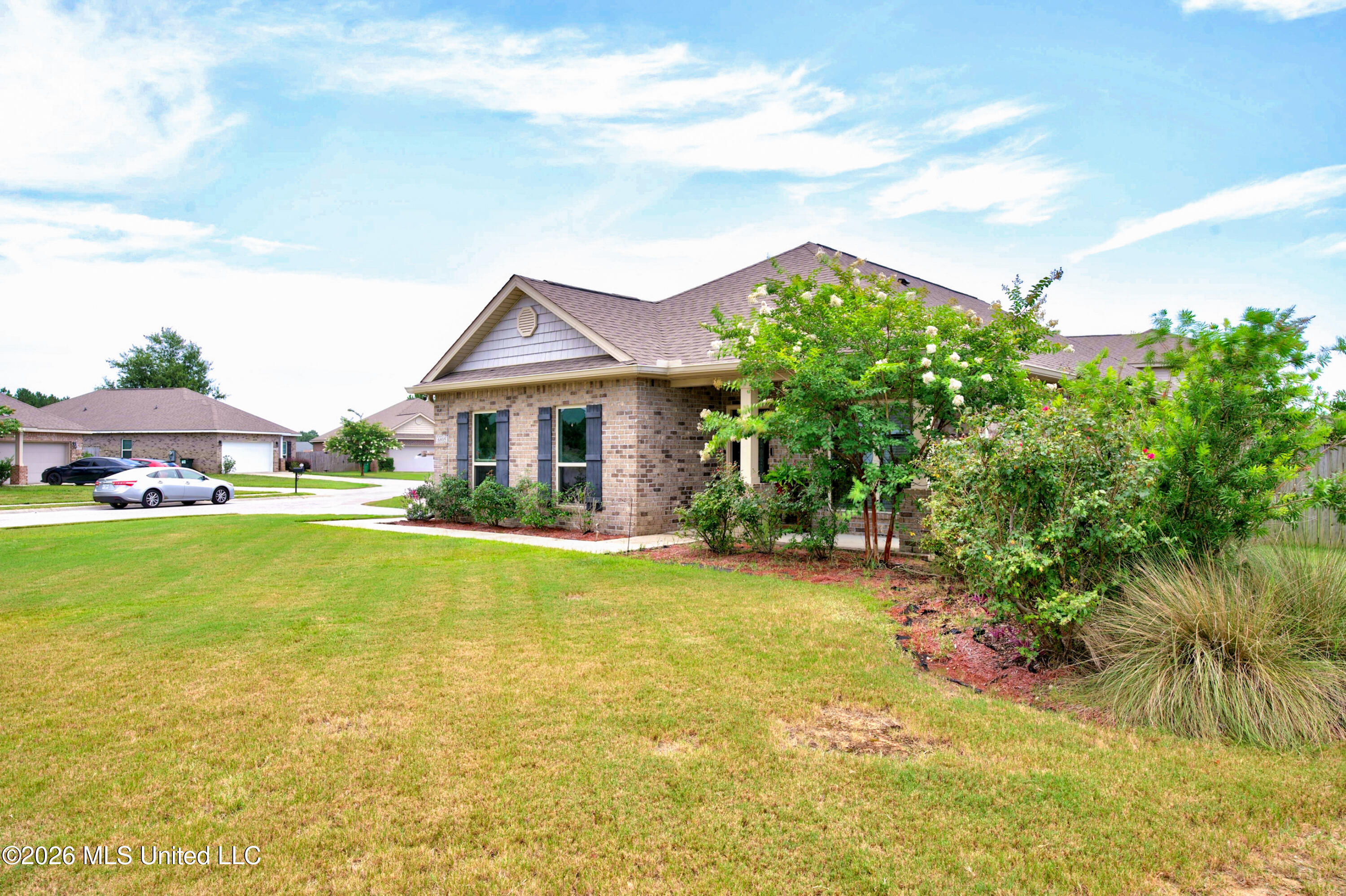 6805 Sweetclover Drive Property Photo 4