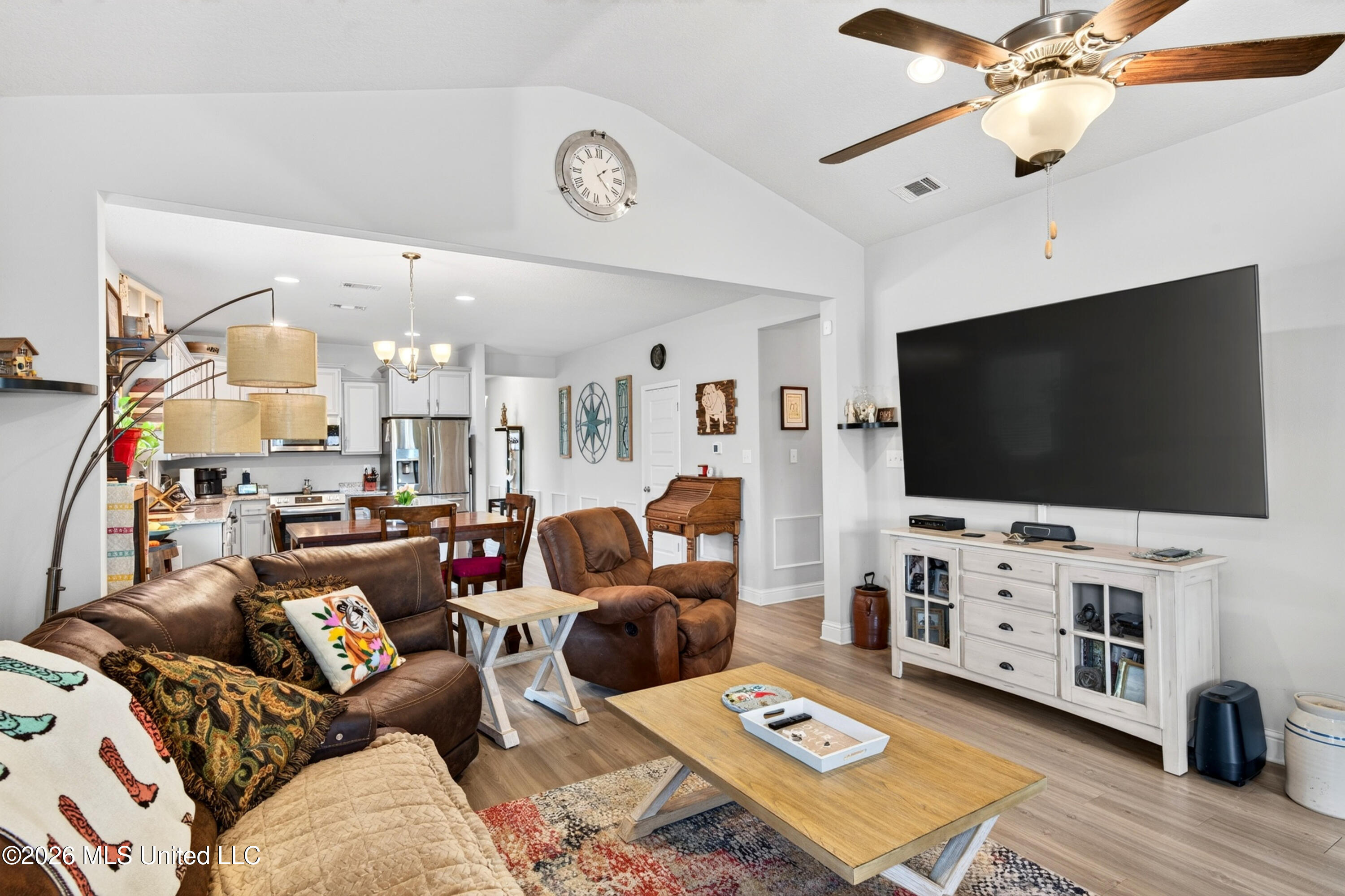 6805 Sweetclover Drive Property Photo 12