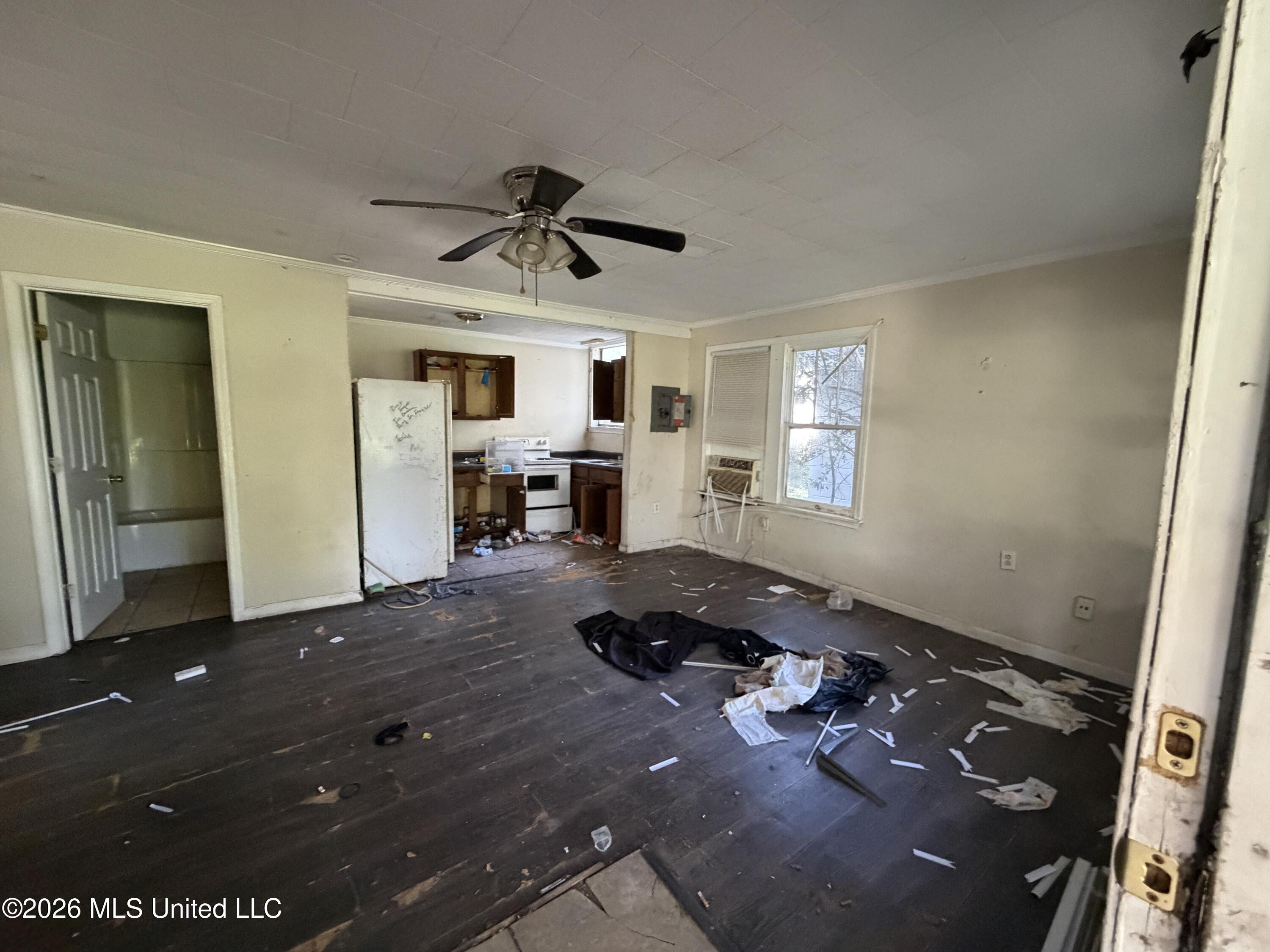1312 Polk Avenue Property Photo 4