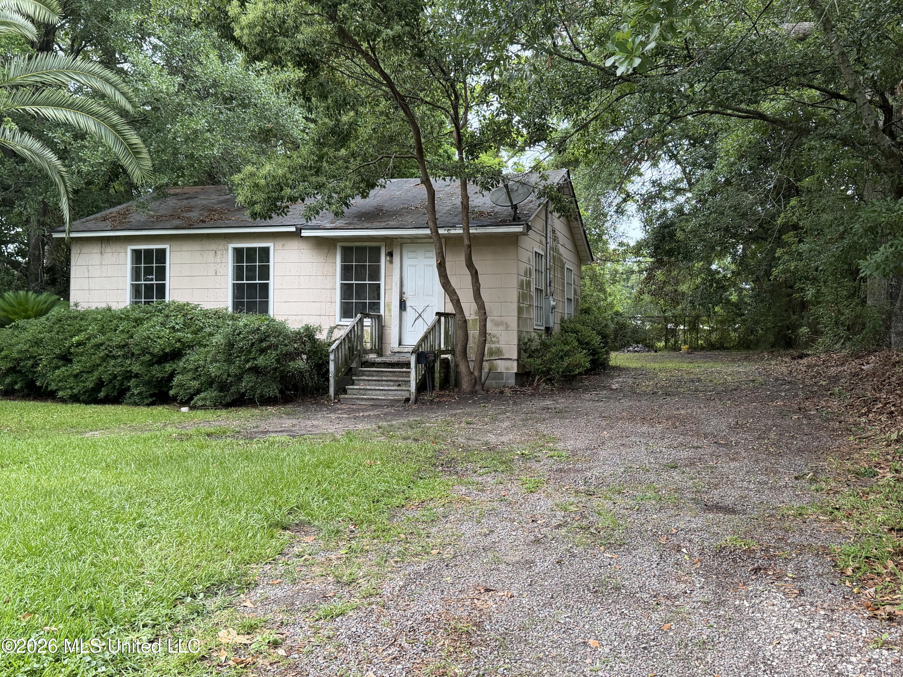 1209 Polk Avenue Property Photo 3