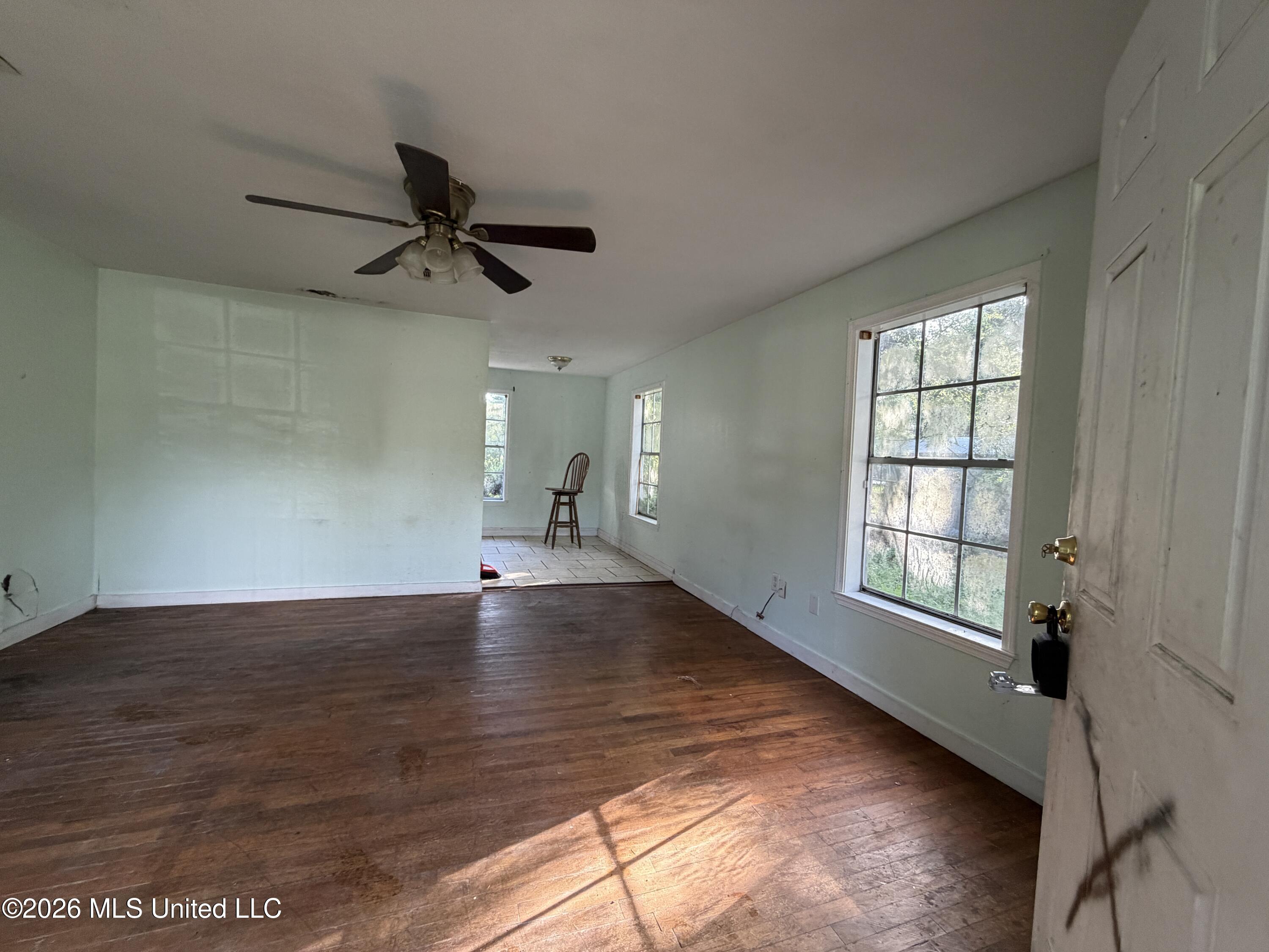1209 Polk Avenue Property Photo 7