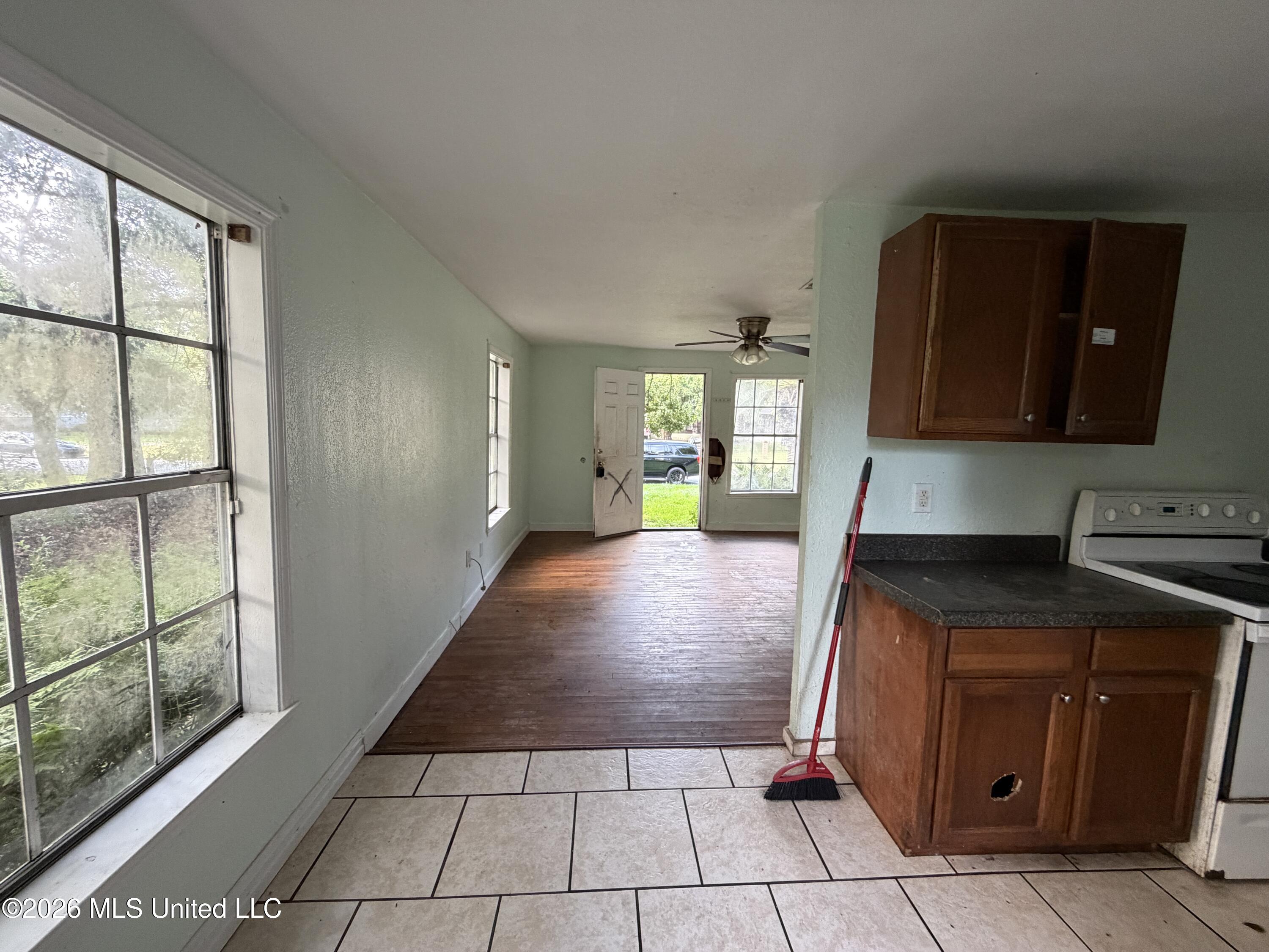 1209 Polk Avenue Property Photo 12