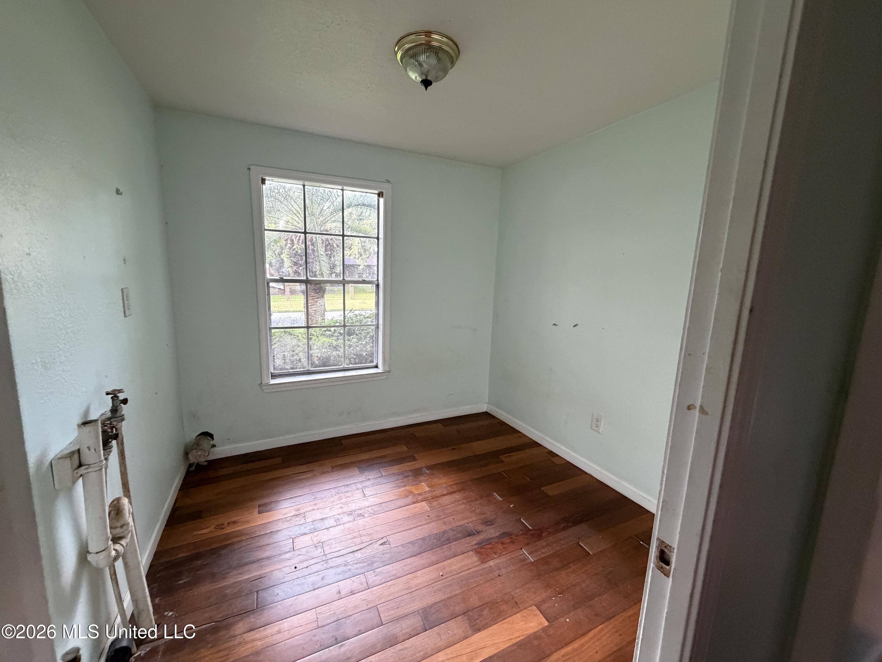 1209 Polk Avenue Property Photo 14