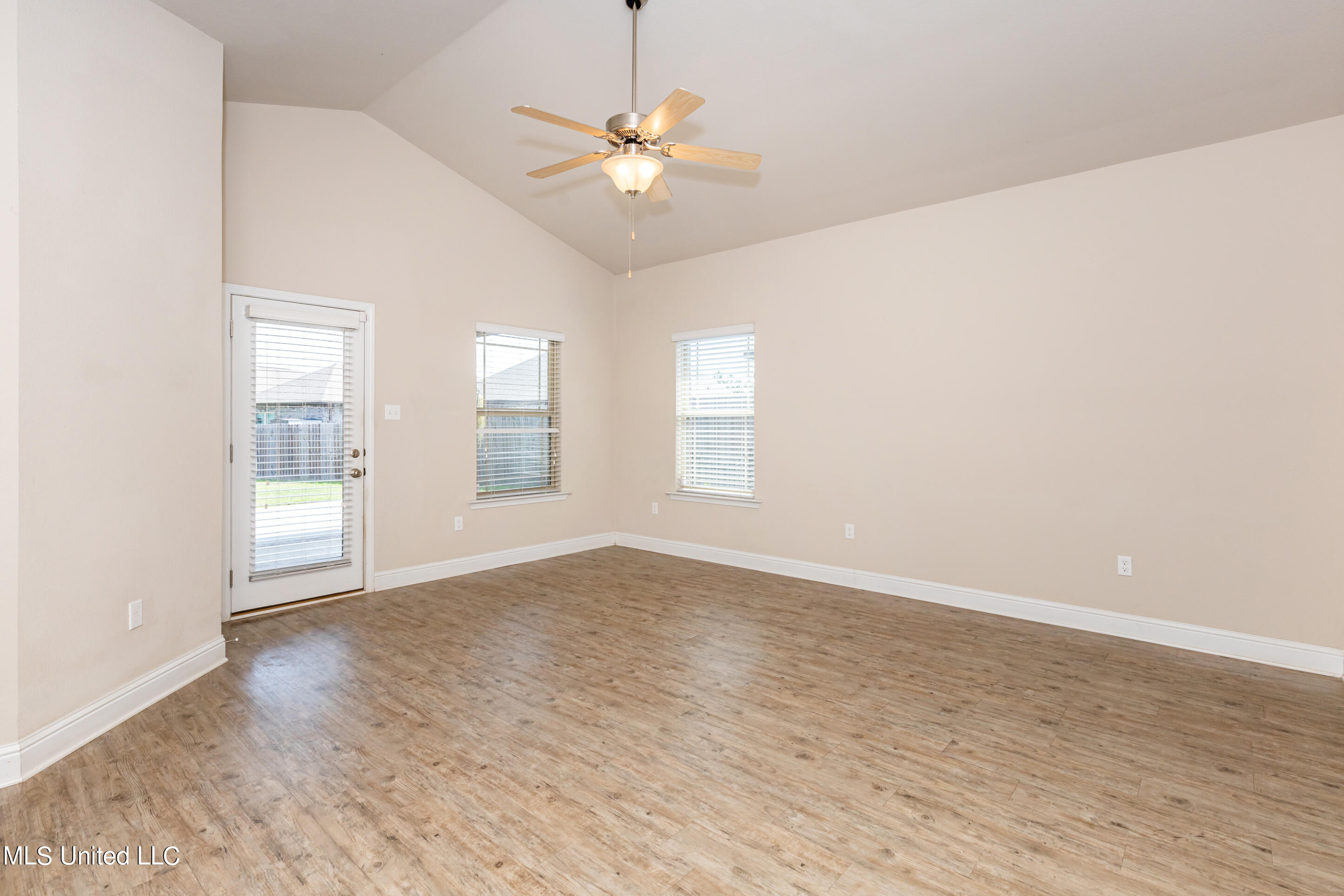 217 Sandy Drive Property Photo 11