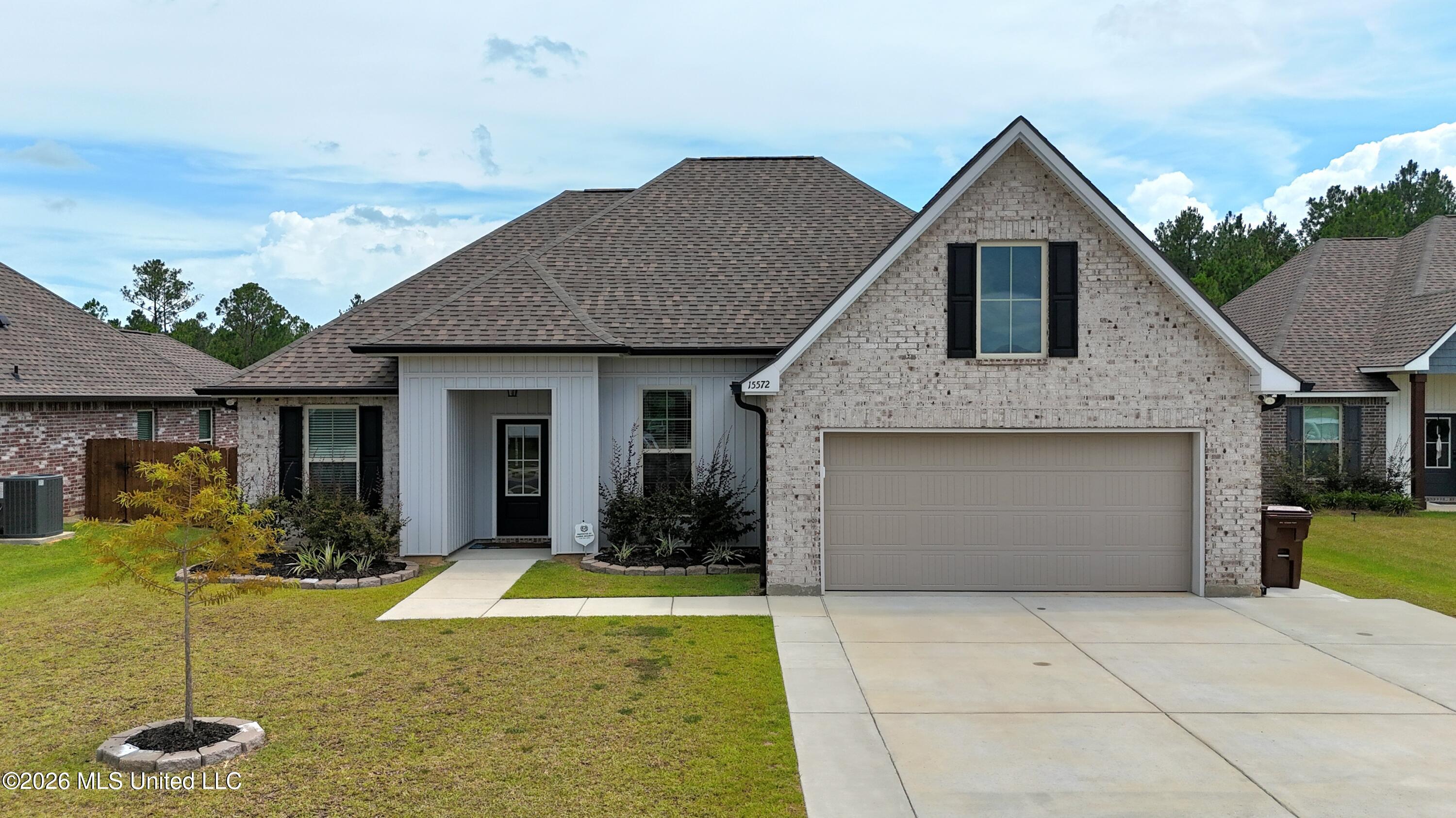 15572 Soaring Loop Property Photo 1