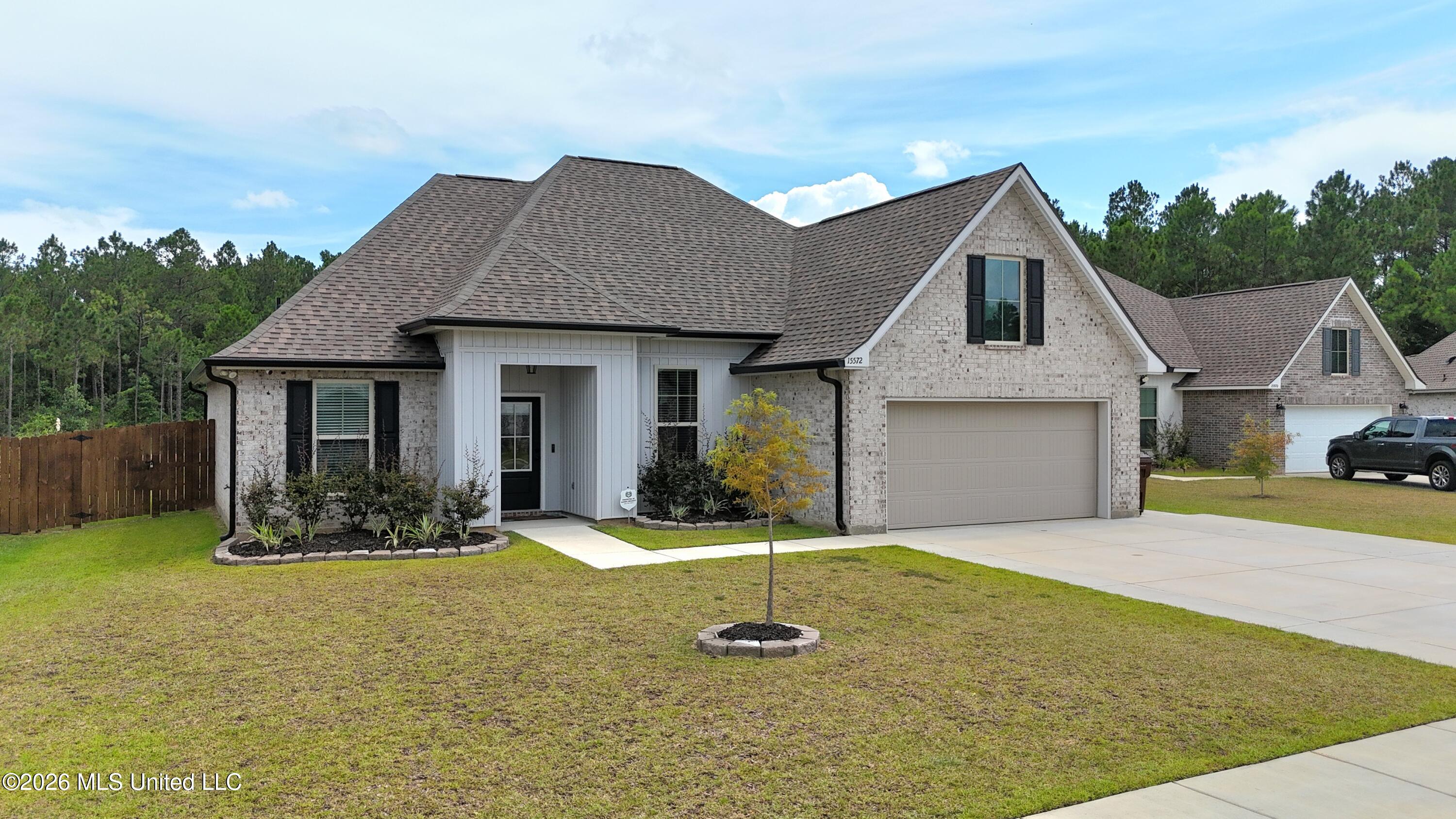 15572 Soaring Loop Property Photo 6