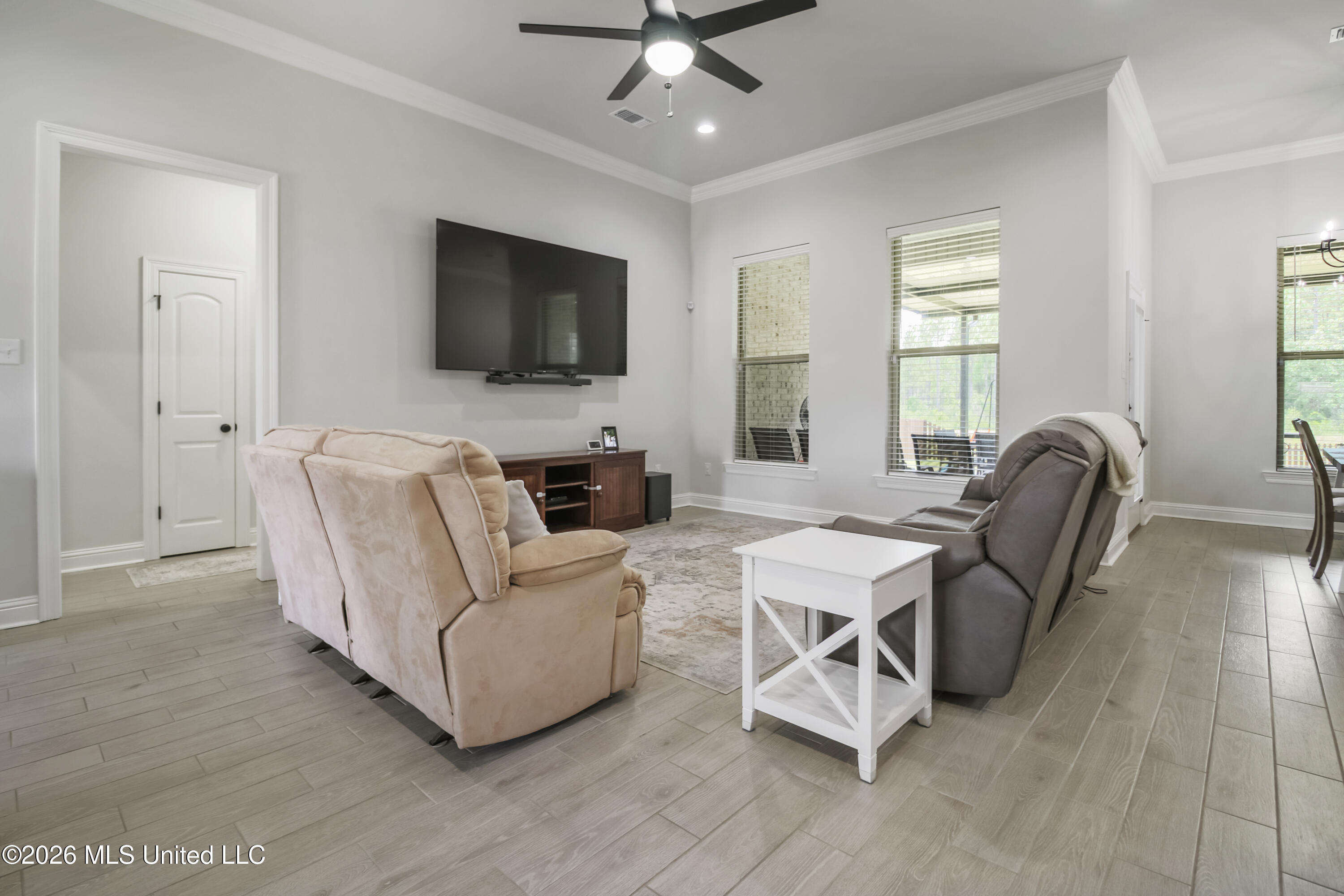 15572 Soaring Loop Property Photo 10