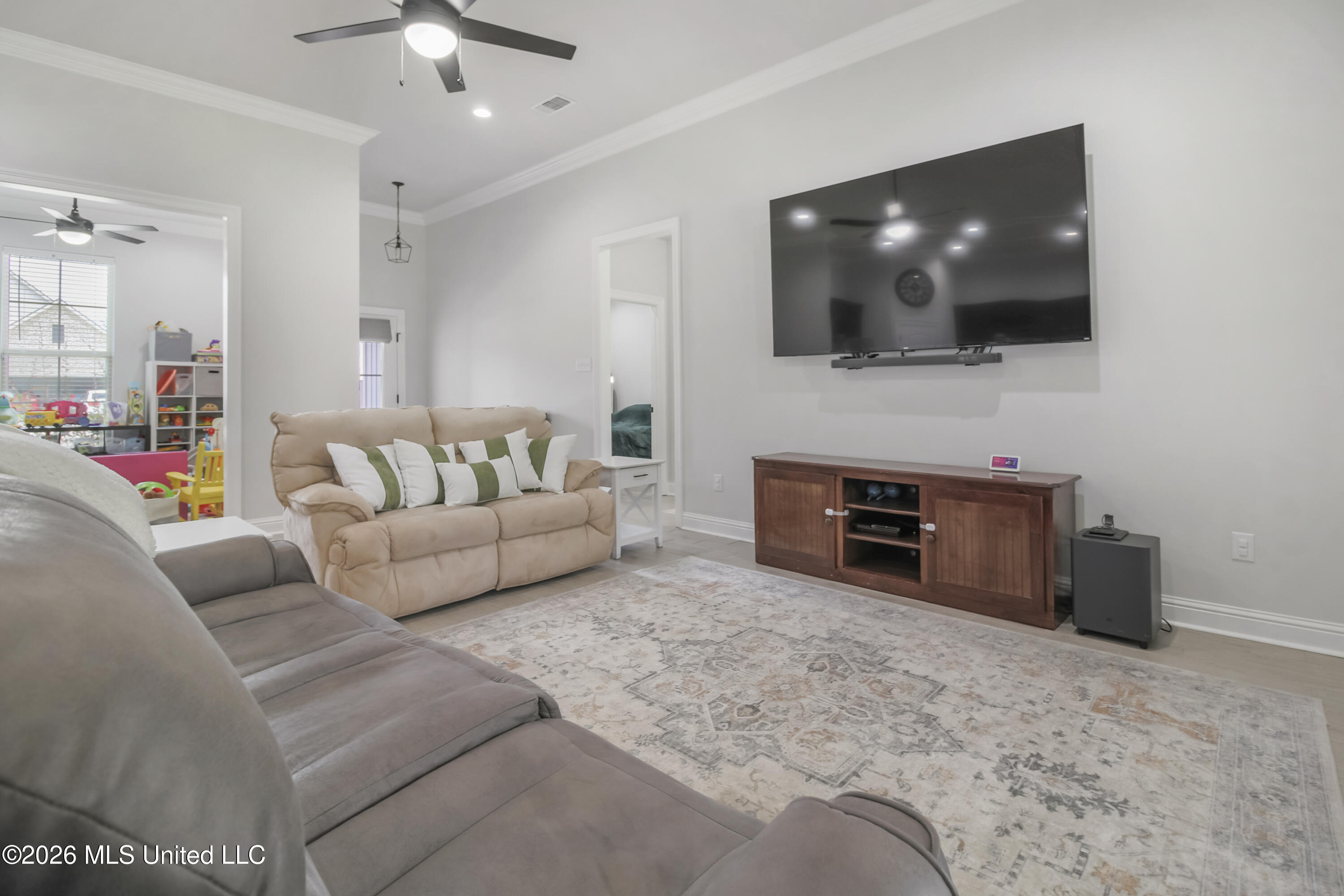 15572 Soaring Loop Property Photo 11