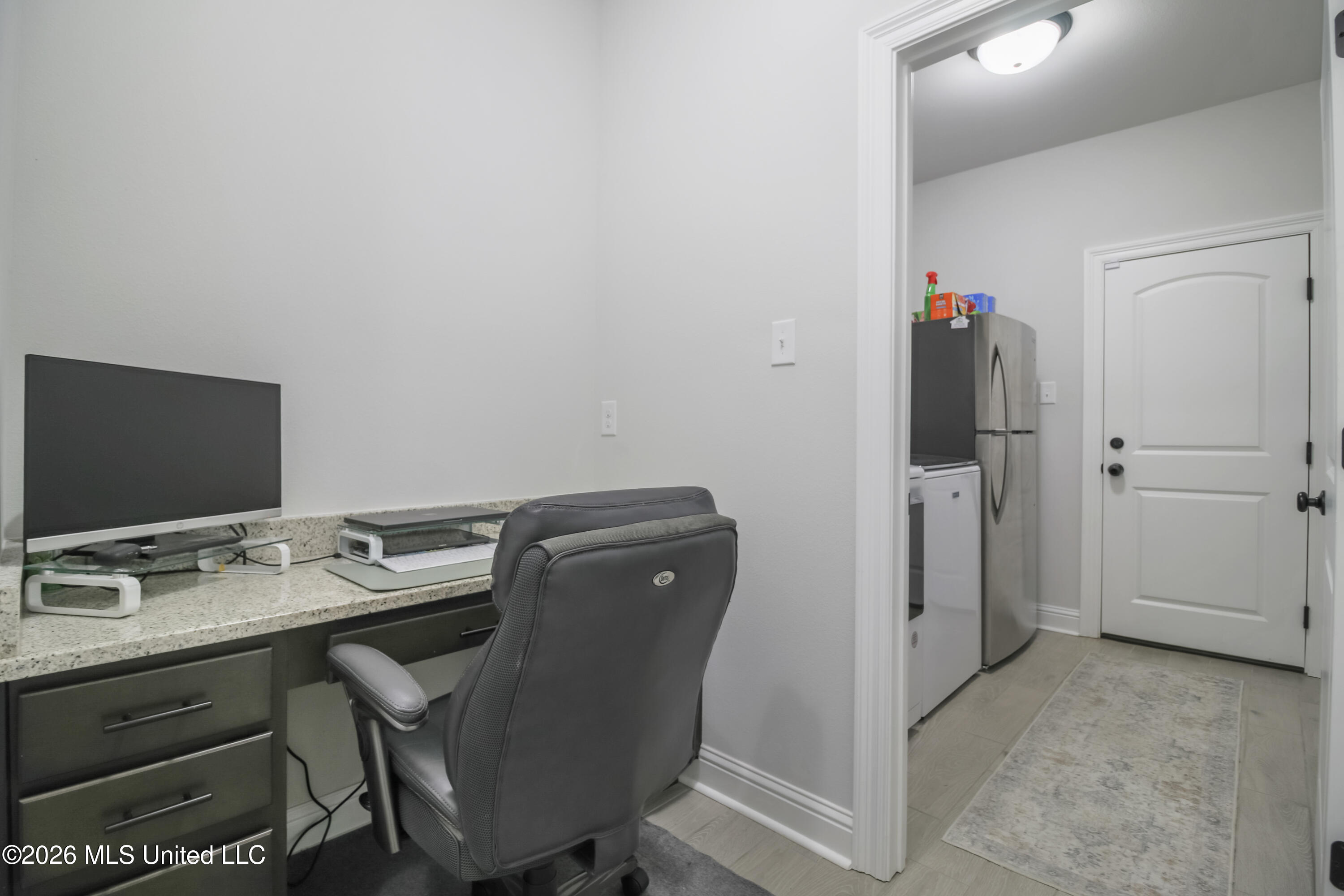 15572 Soaring Loop Property Photo 24