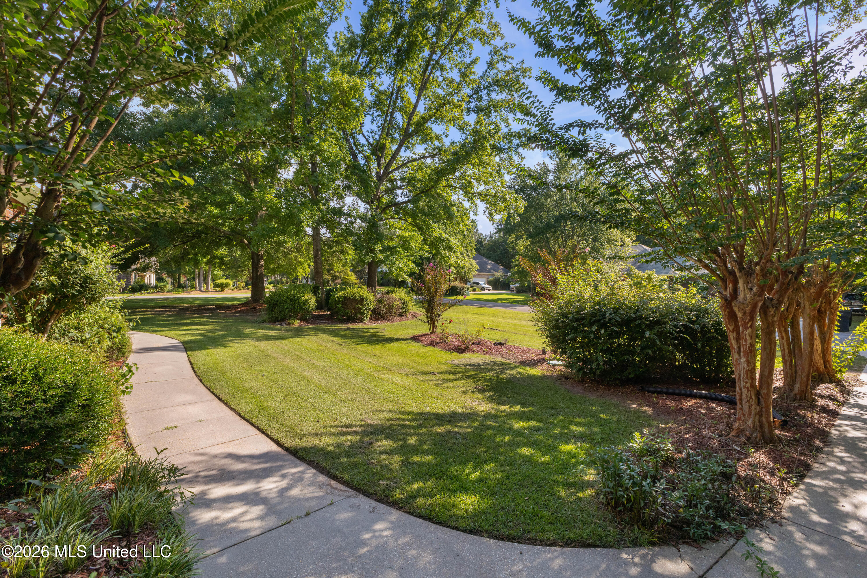 92 Highpointe Drive Property Photo 49