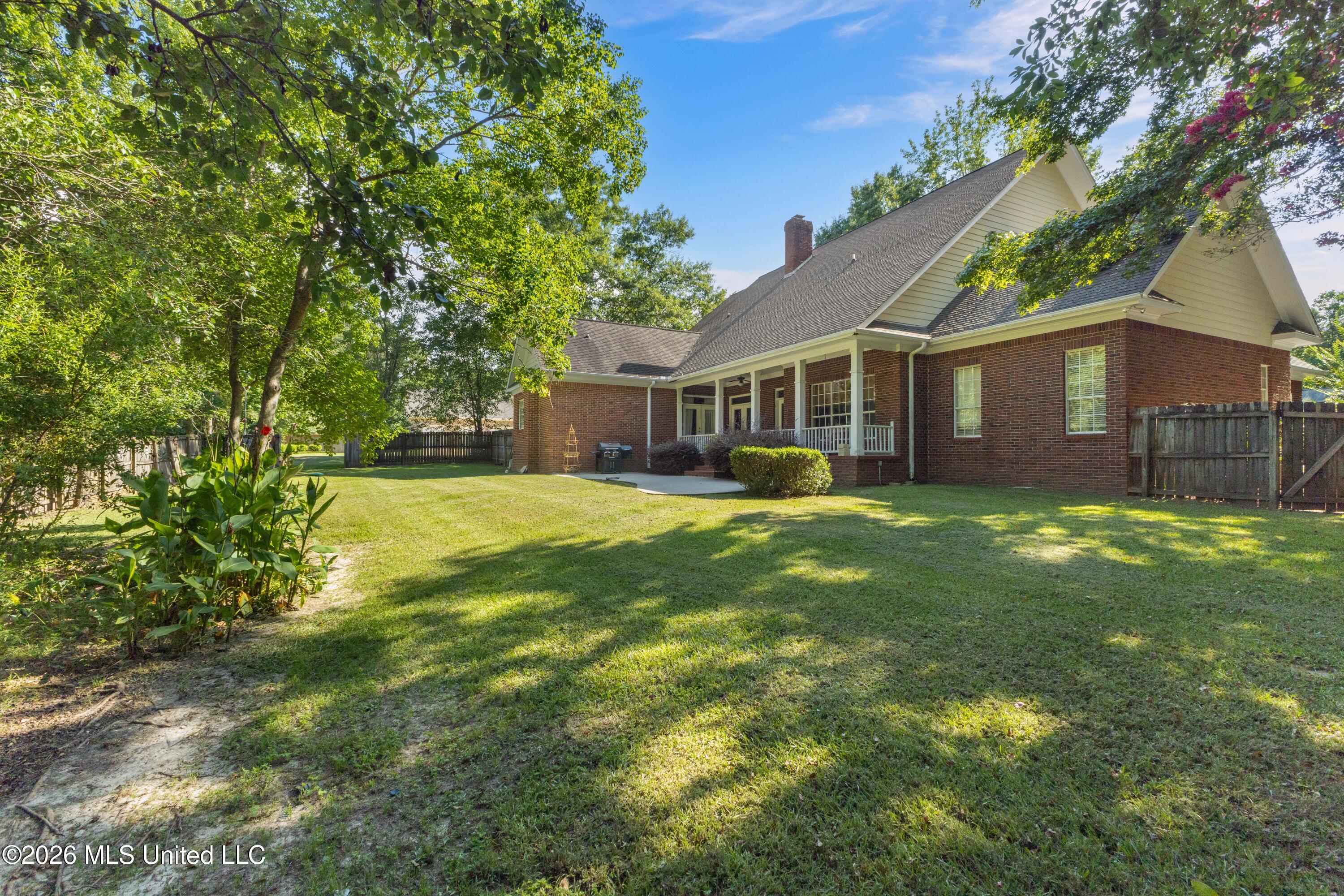 92 Highpointe Drive Property Photo 52
