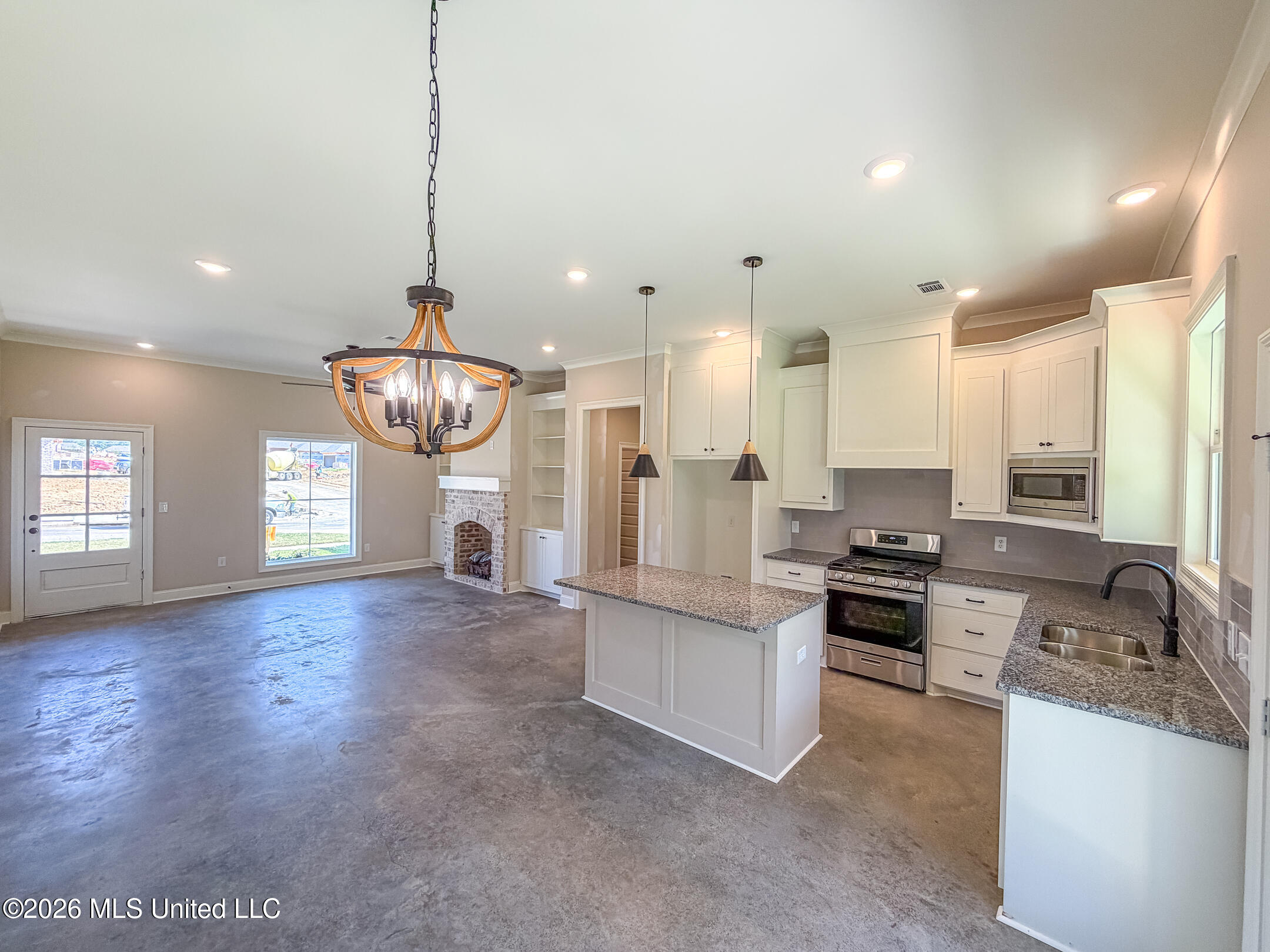 1001 Riverside Lane Property Photo 3