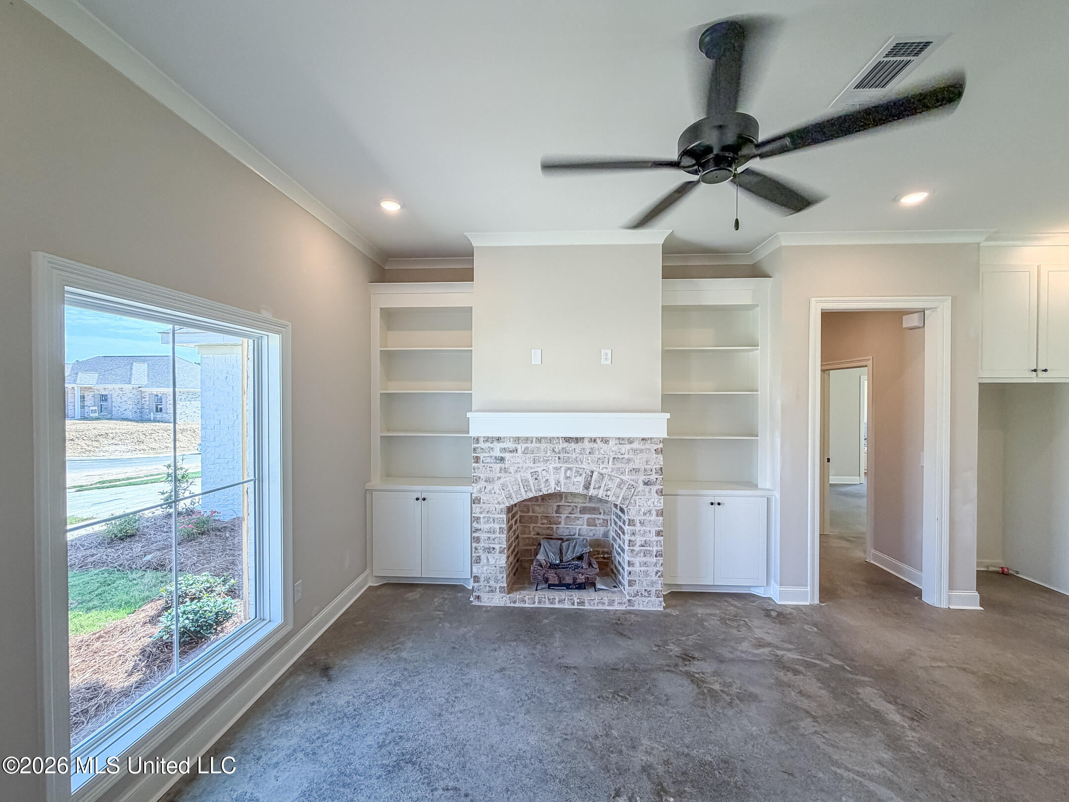 1001 Riverside Lane Property Photo 5